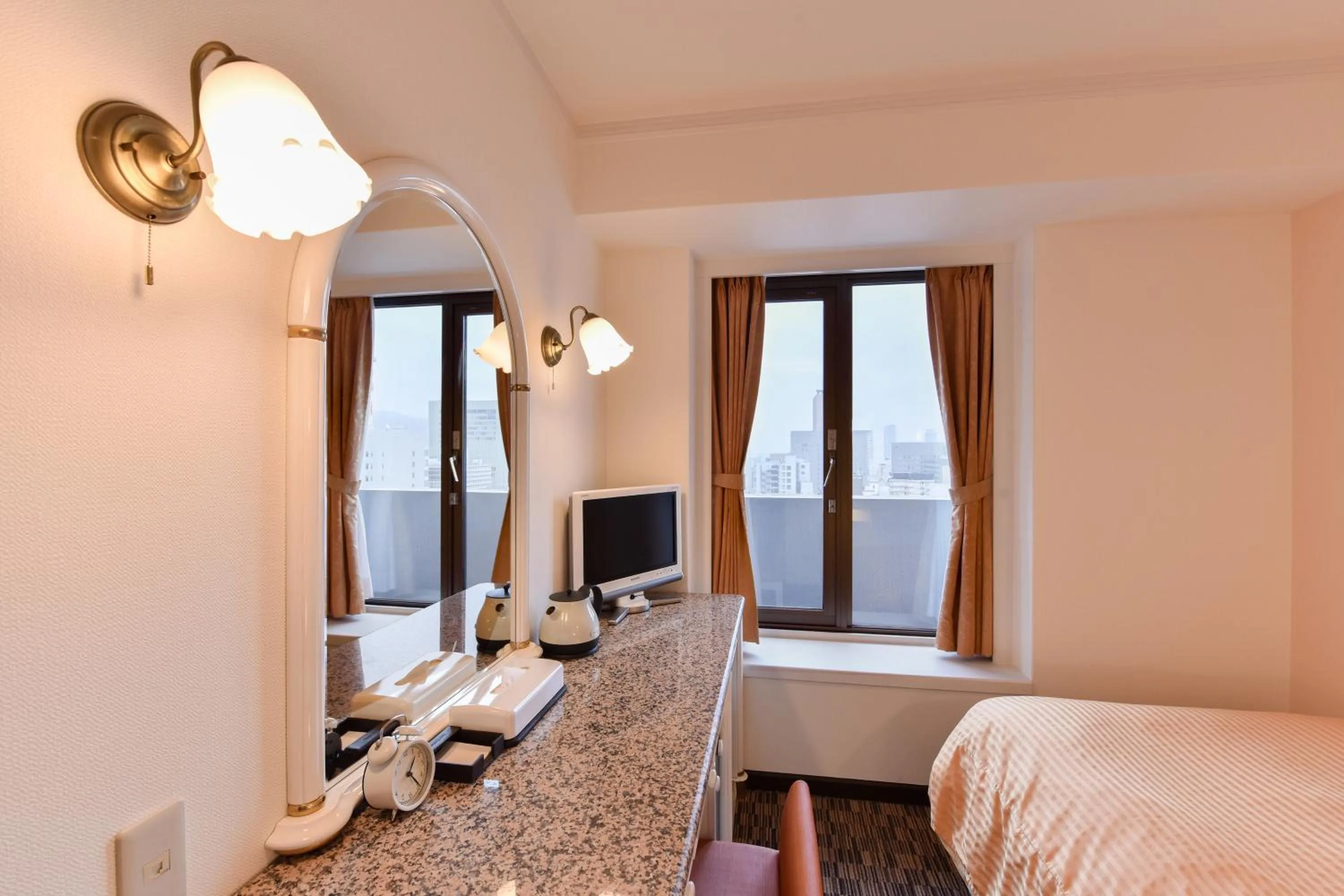 Photo of the whole room, Bed in Kobe Sannomiya Union Hotel