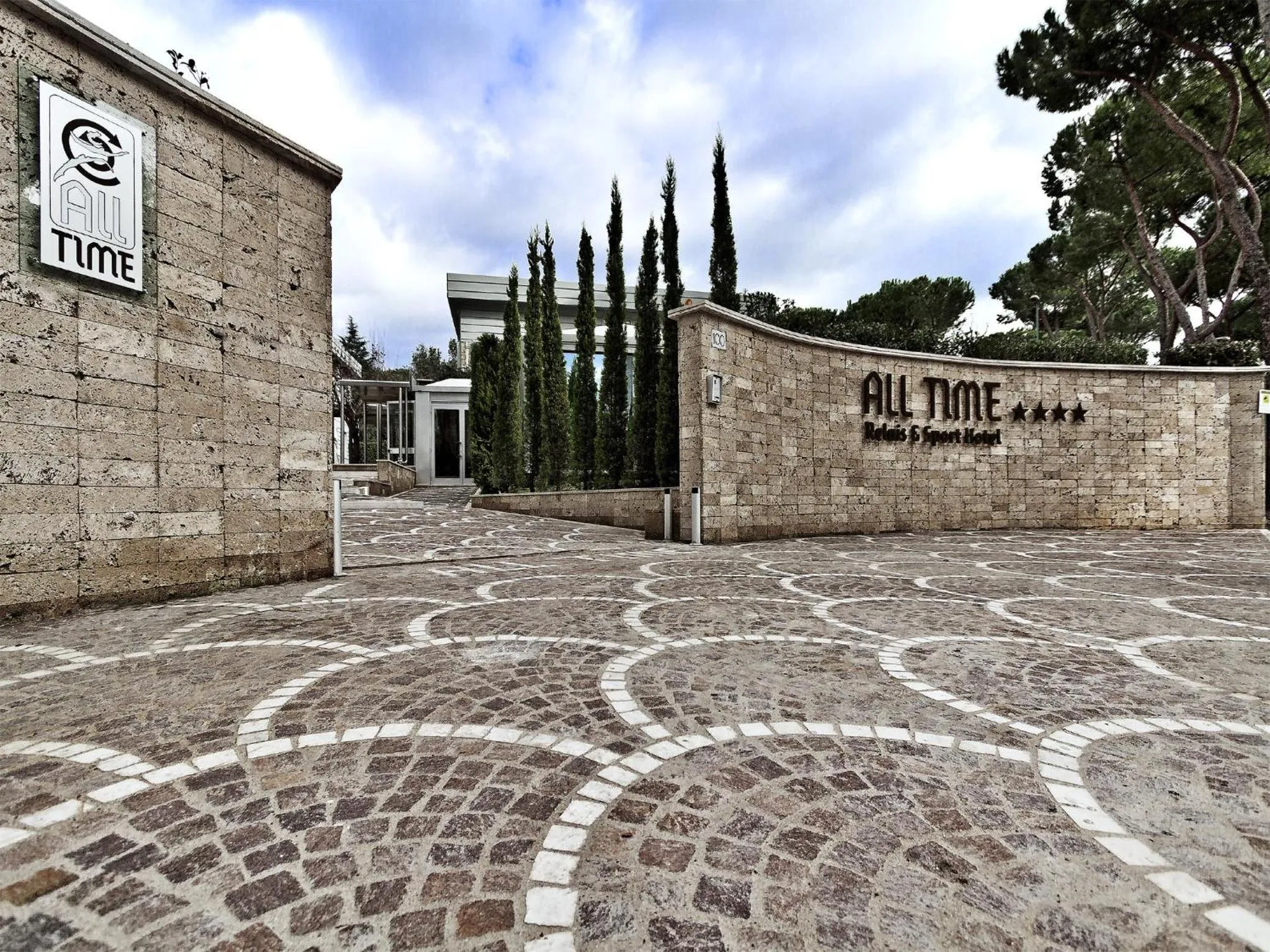 Property building in All Time Relais & Sport Hotel