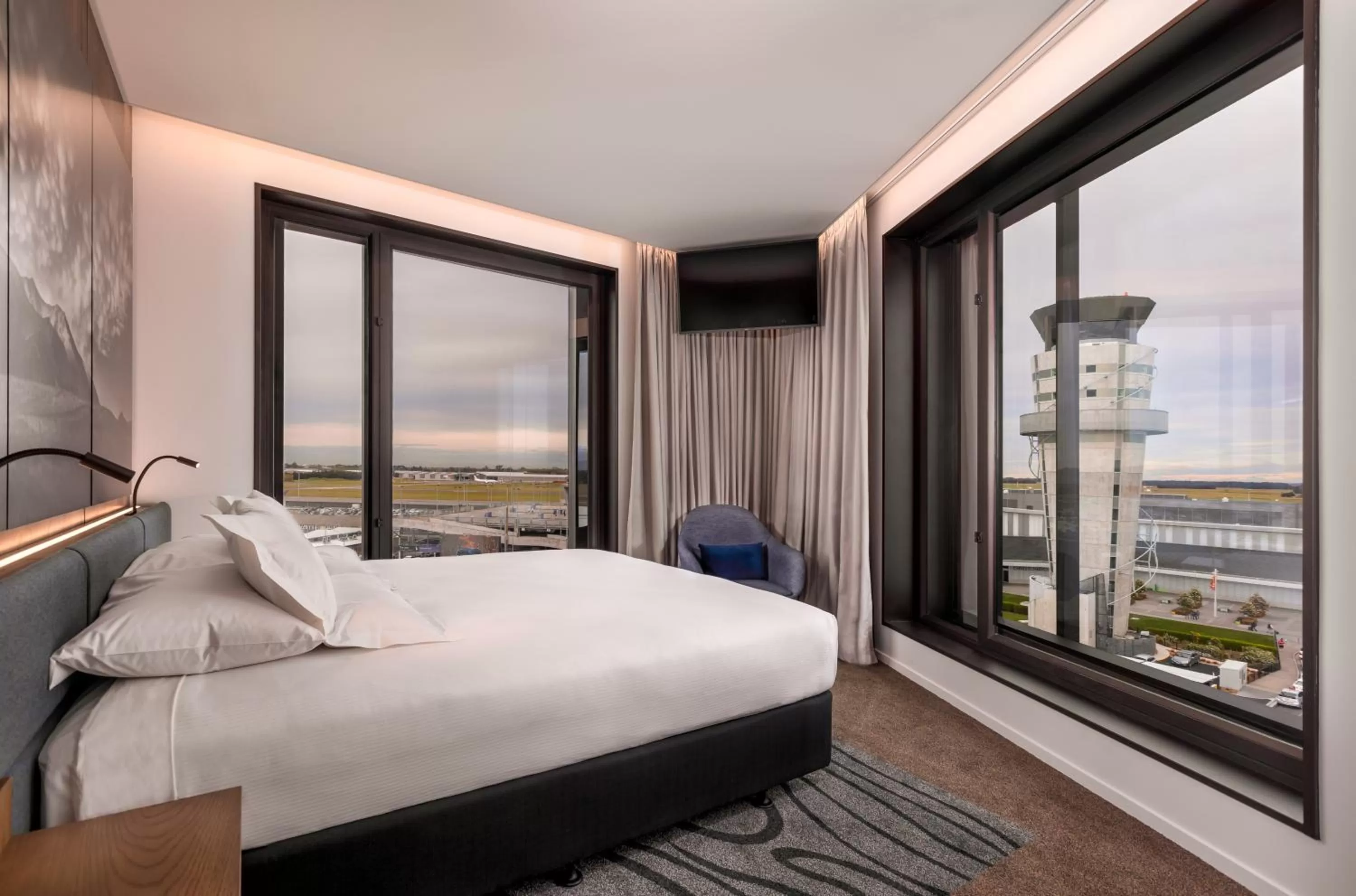 Photo of the whole room, Bed in Novotel Christchurch Airport