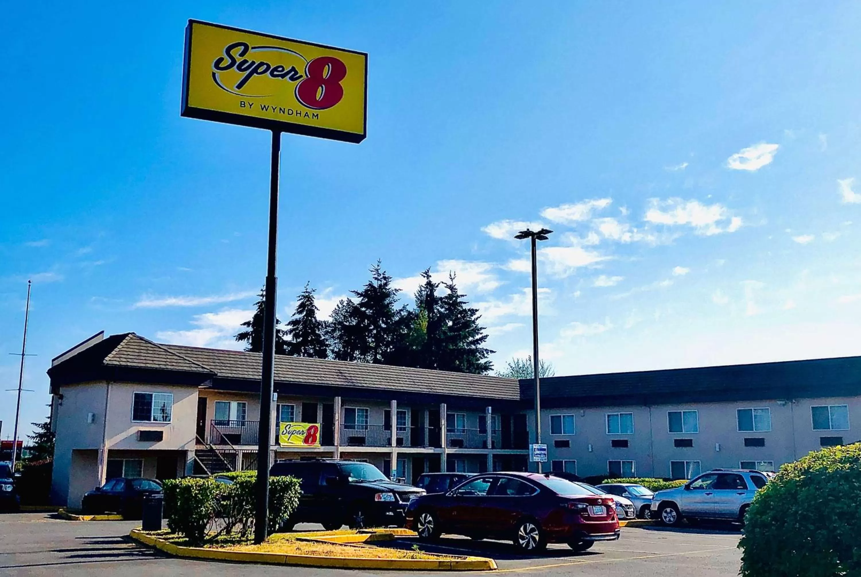 Property building in Super 8 by Wyndham Lynnwood
