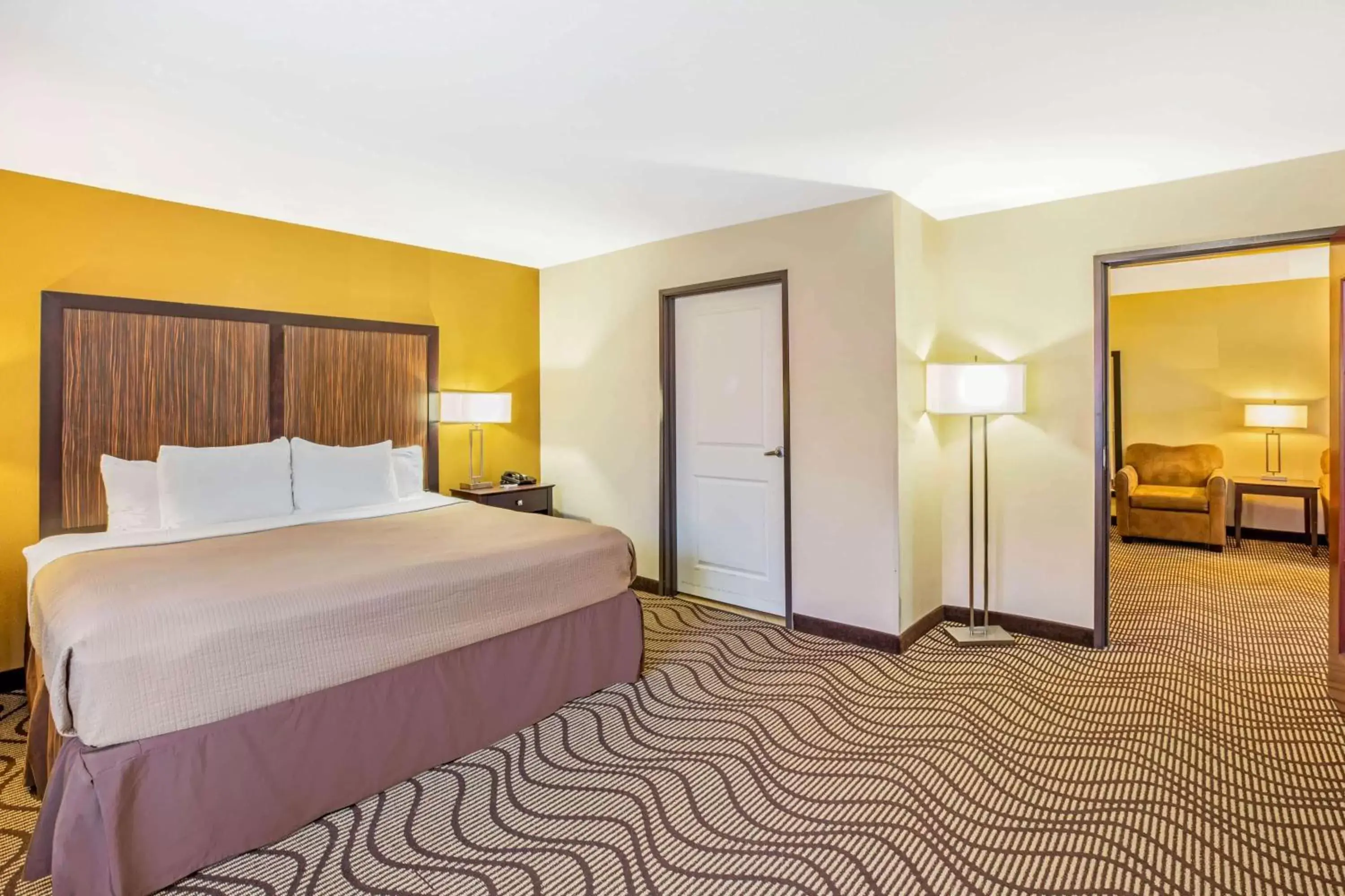 King Suite - Non-Smoking in La Quinta by Wyndham Floresville King Suite - Non-Smoking in La Quinta by Wyndham Floresville