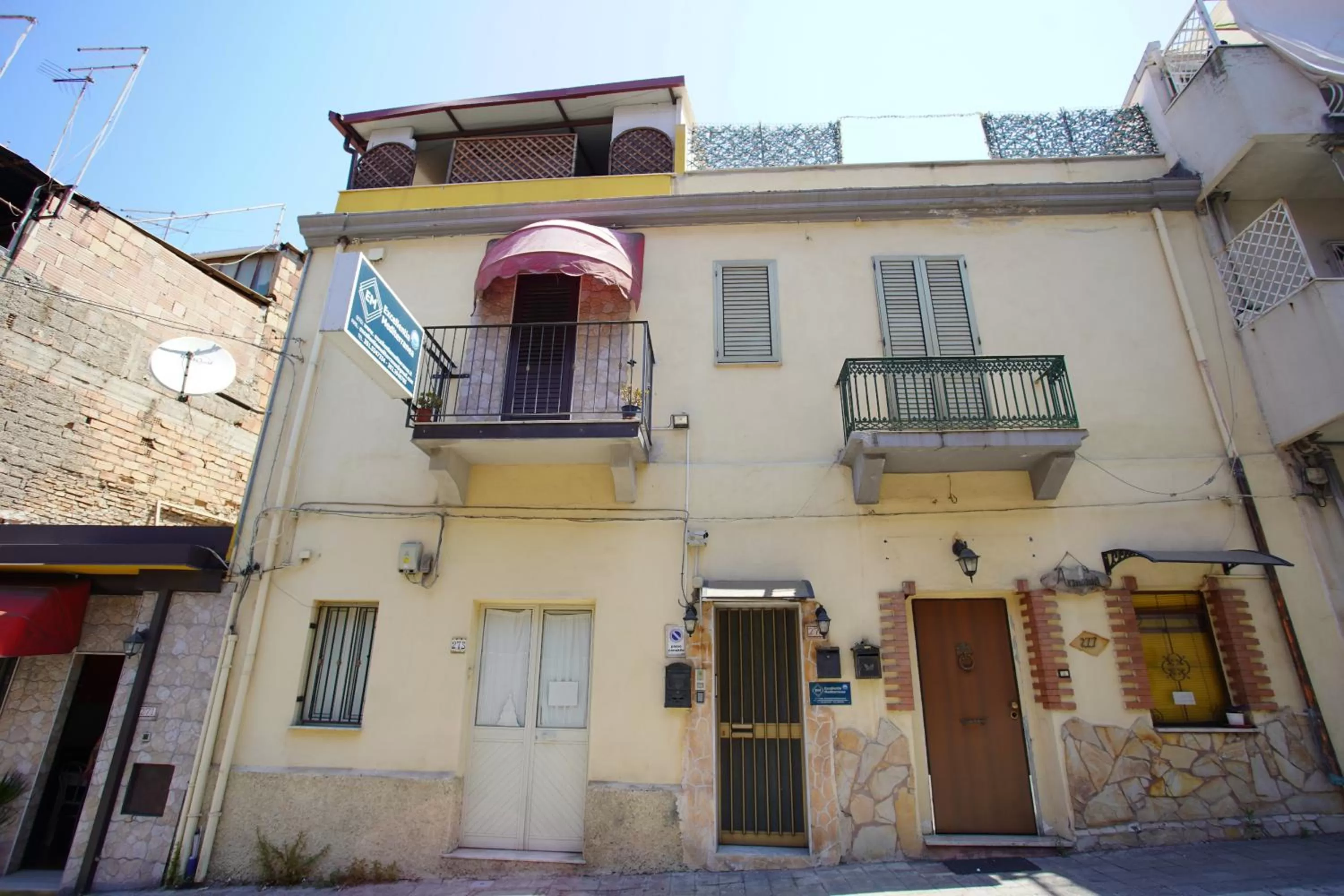 Property building in Golden Dreams B&B