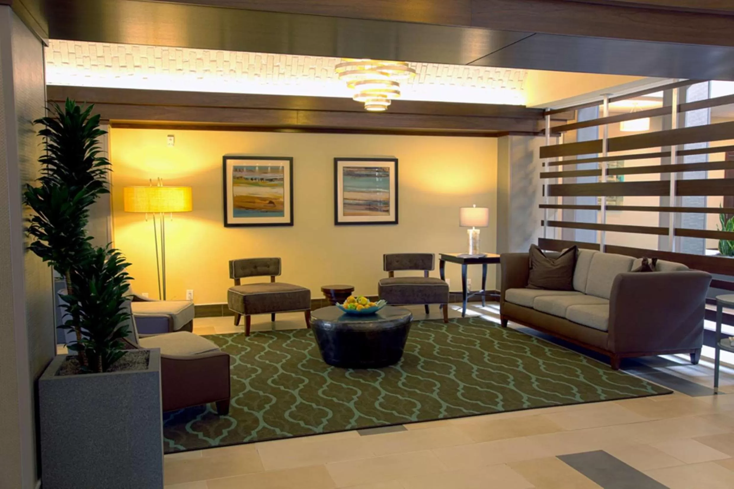 Lobby or reception in Embassy Suites by Hilton Dallas Market Center