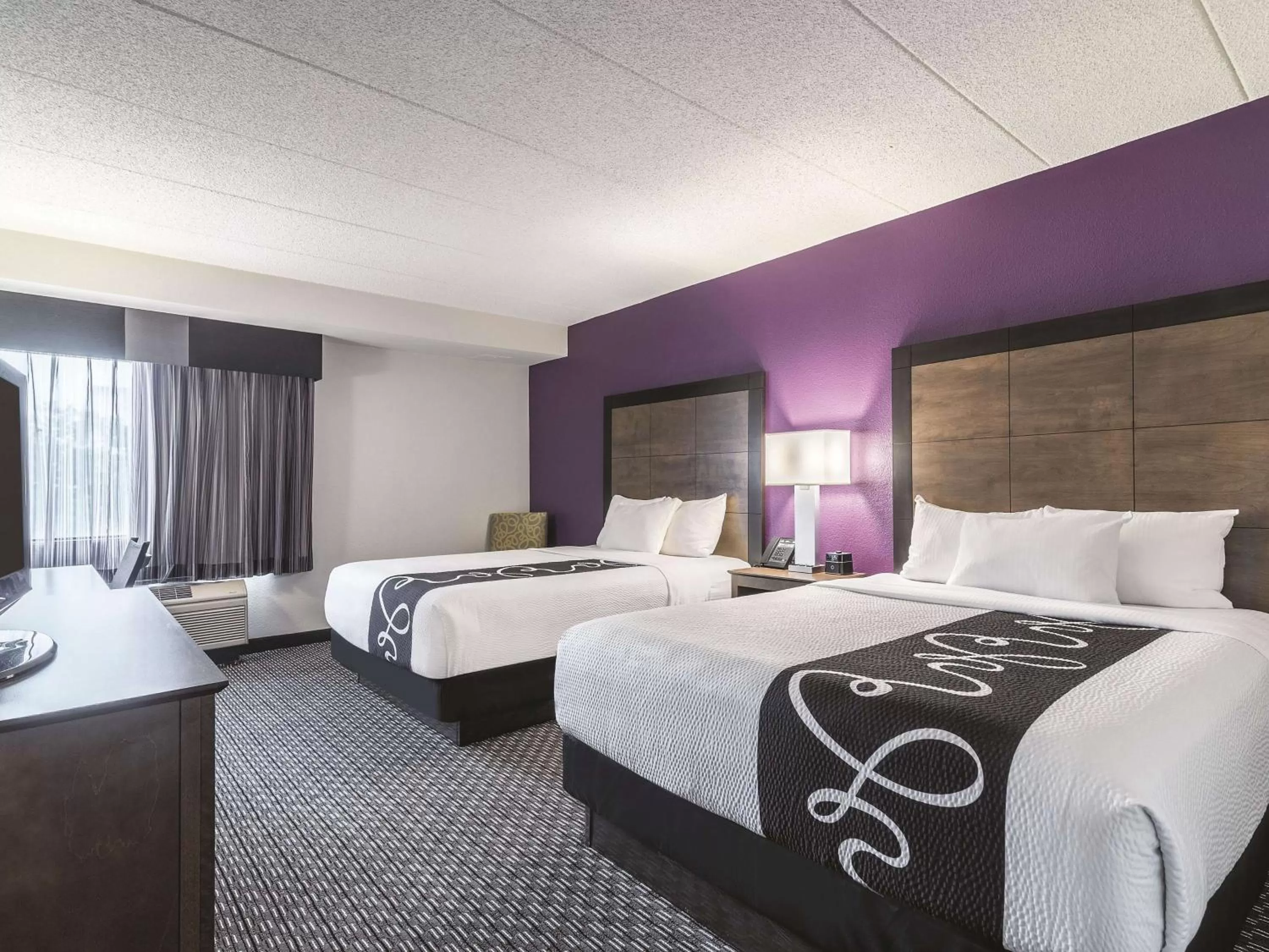 Photo of the whole room, Bed in La Quinta by Wyndham Salem NH