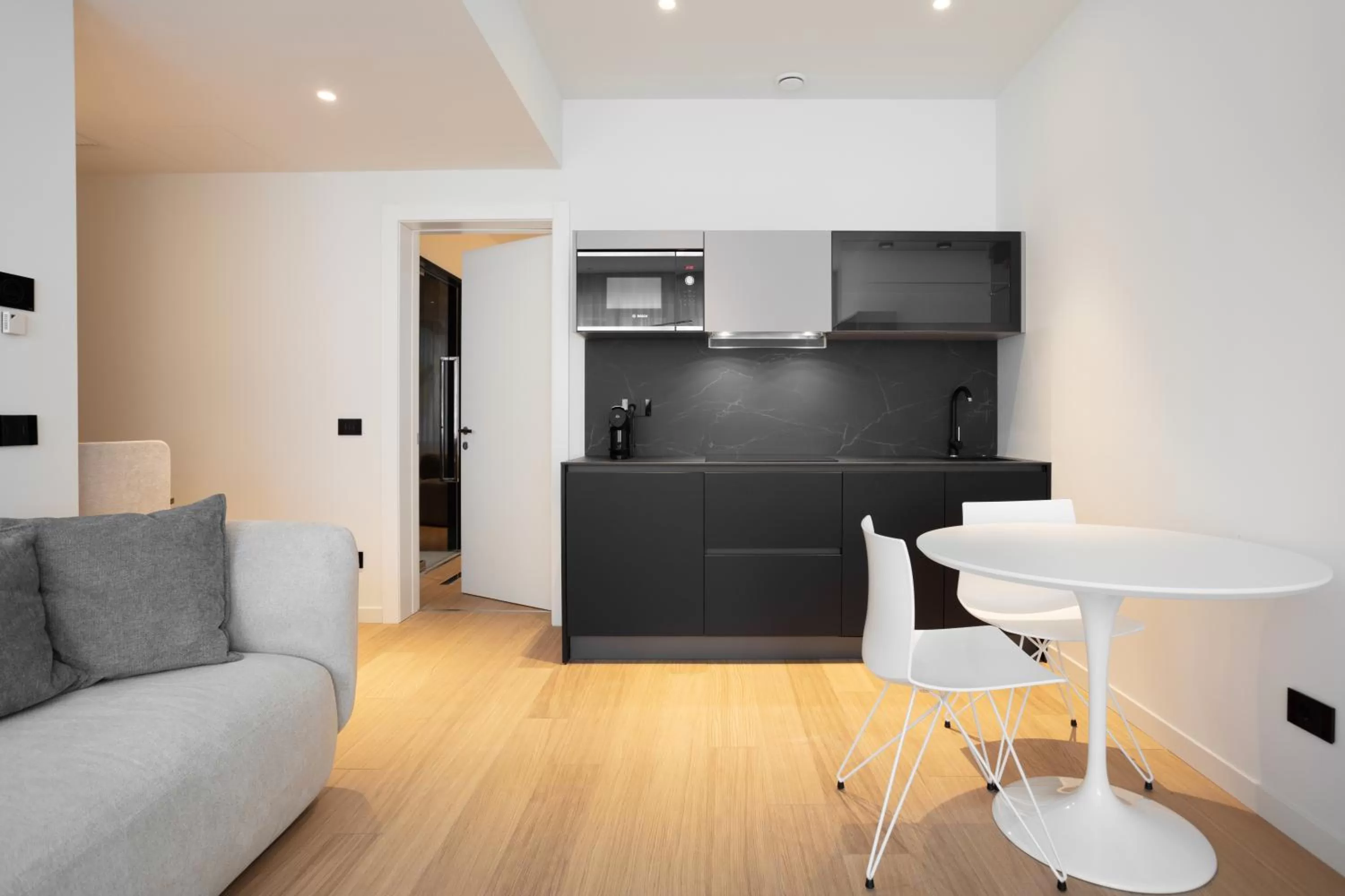 Kitchen or kitchenette in Sant'Ambrogio Apartments, Reception h24