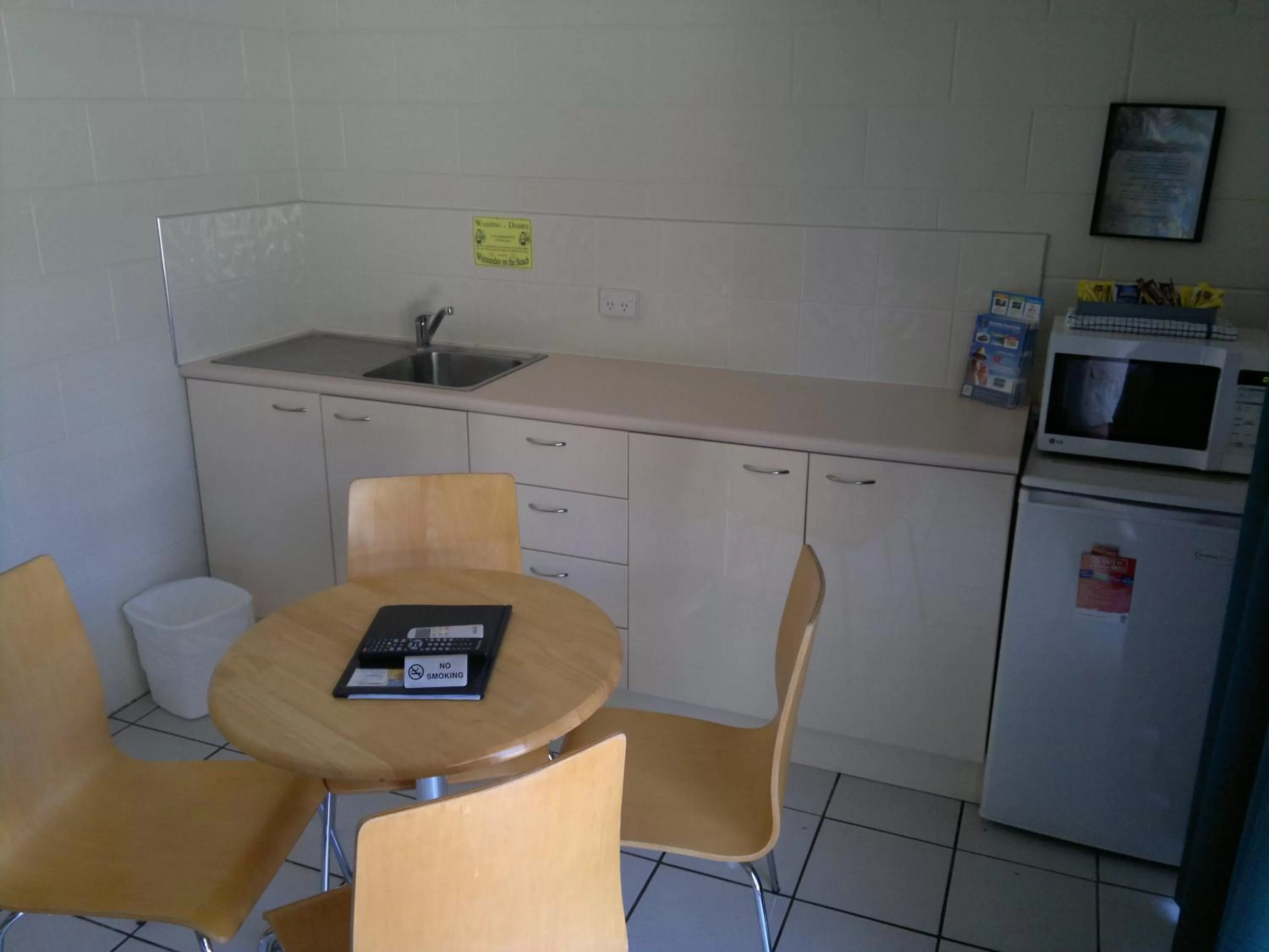 Kitchen or kitchenette in Whitsunday on The Beach