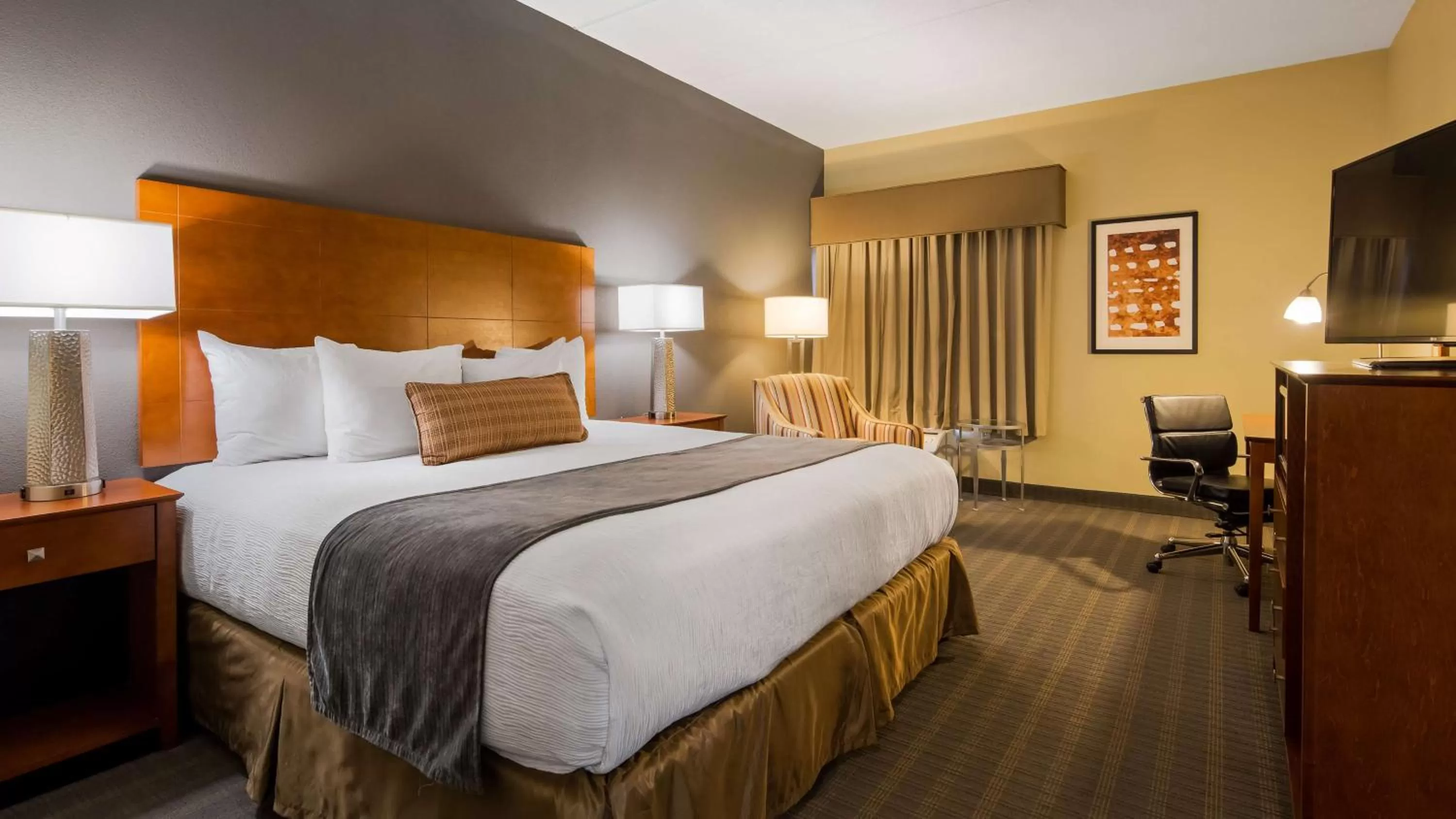 Photo of the whole room, Bed in Best Western Delta Inn