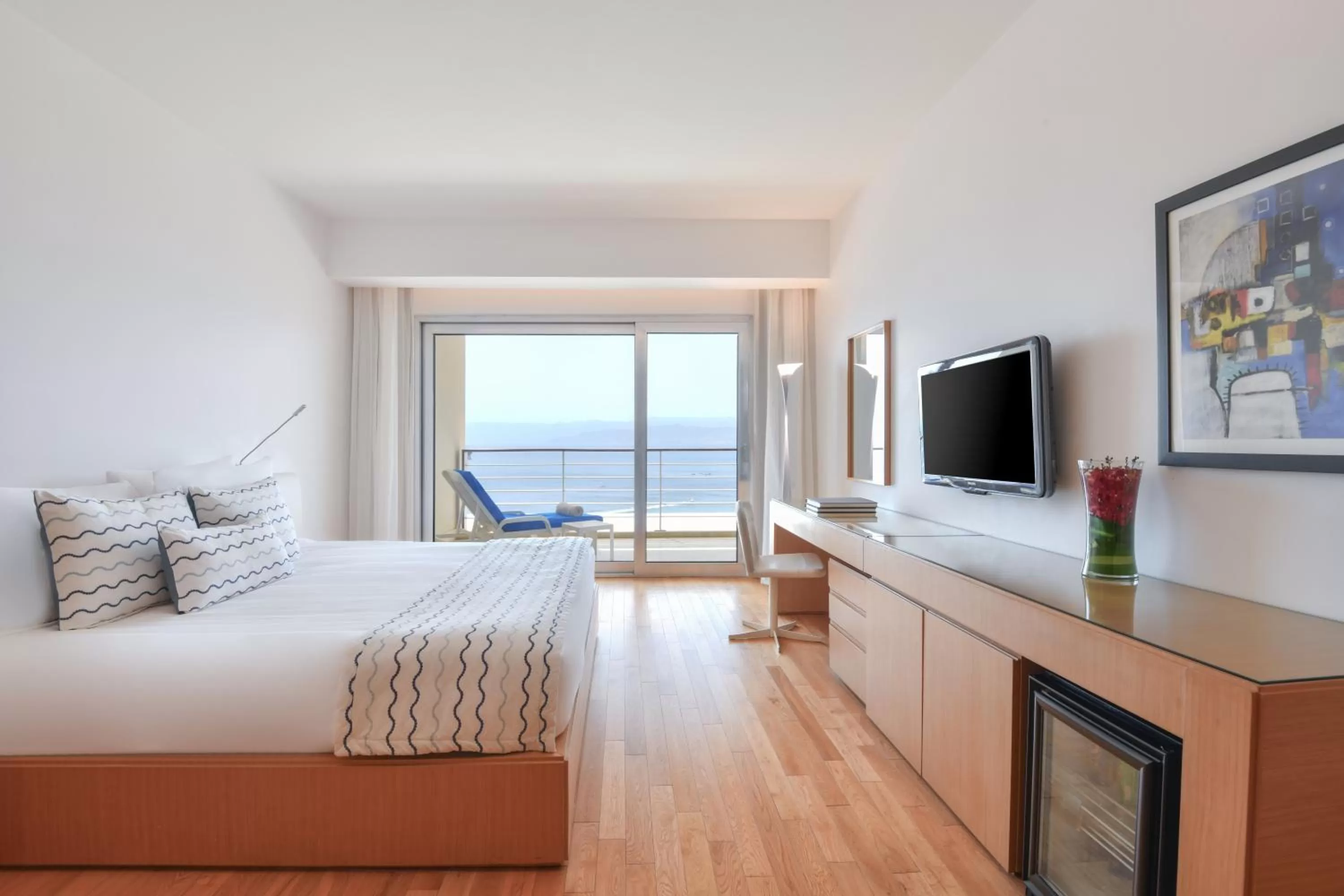 TV and multimedia in Kempinski Hotel Aqaba