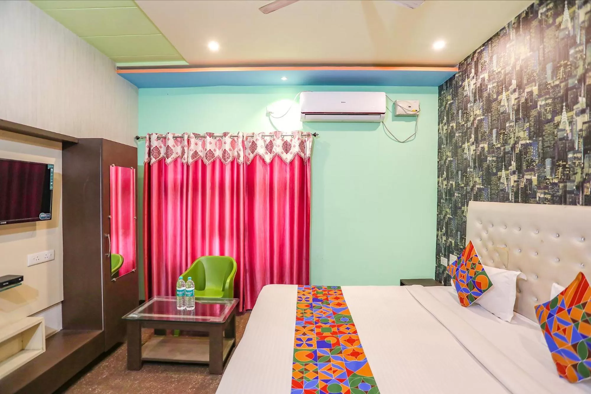 Bedroom, Bed in FabHotel Kriti Green - Hanuman Mandir, Lathia