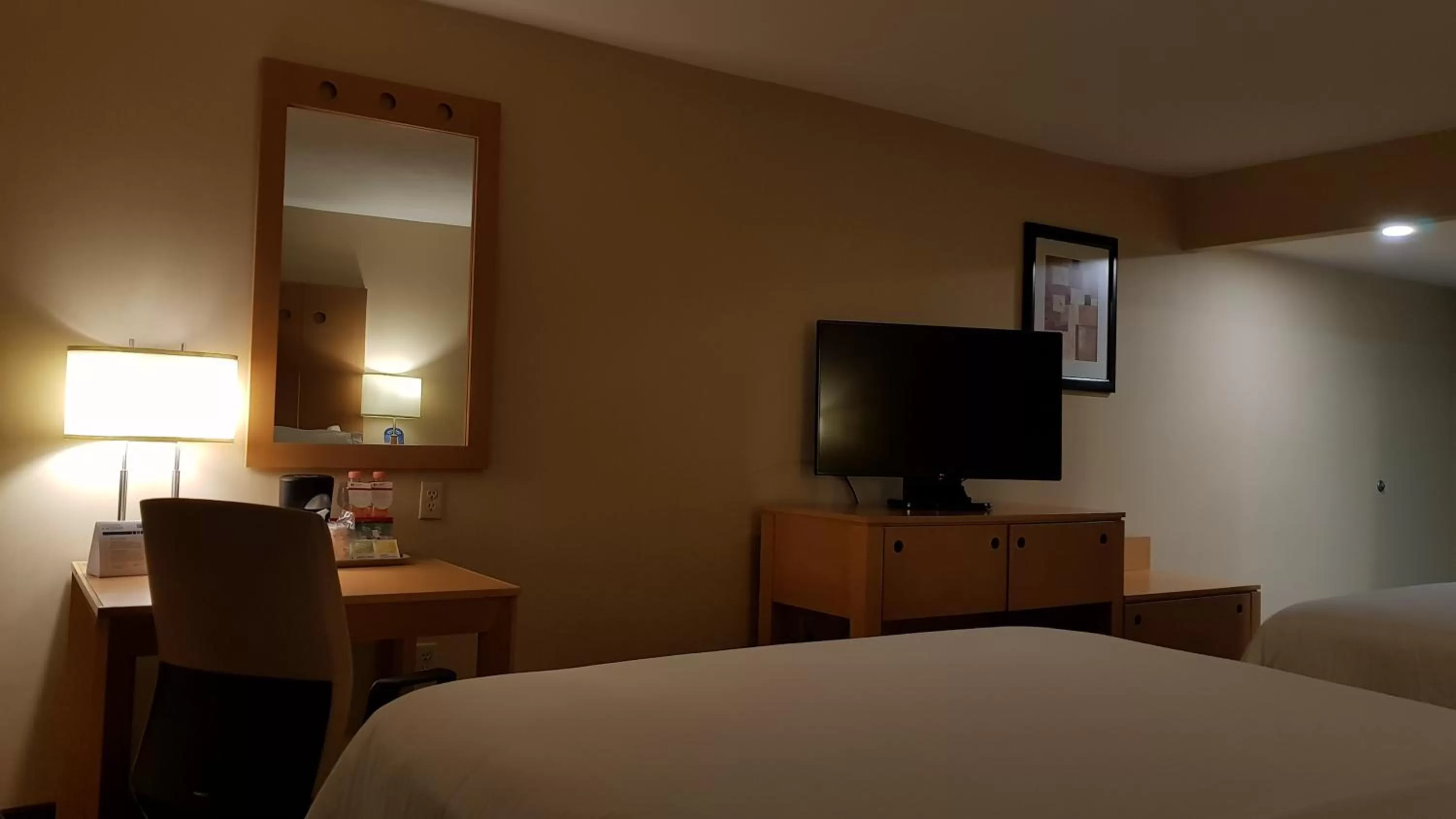 TV and multimedia, Bed in Holiday Inn Express Saltillo Zona Aeropuerto by IHG