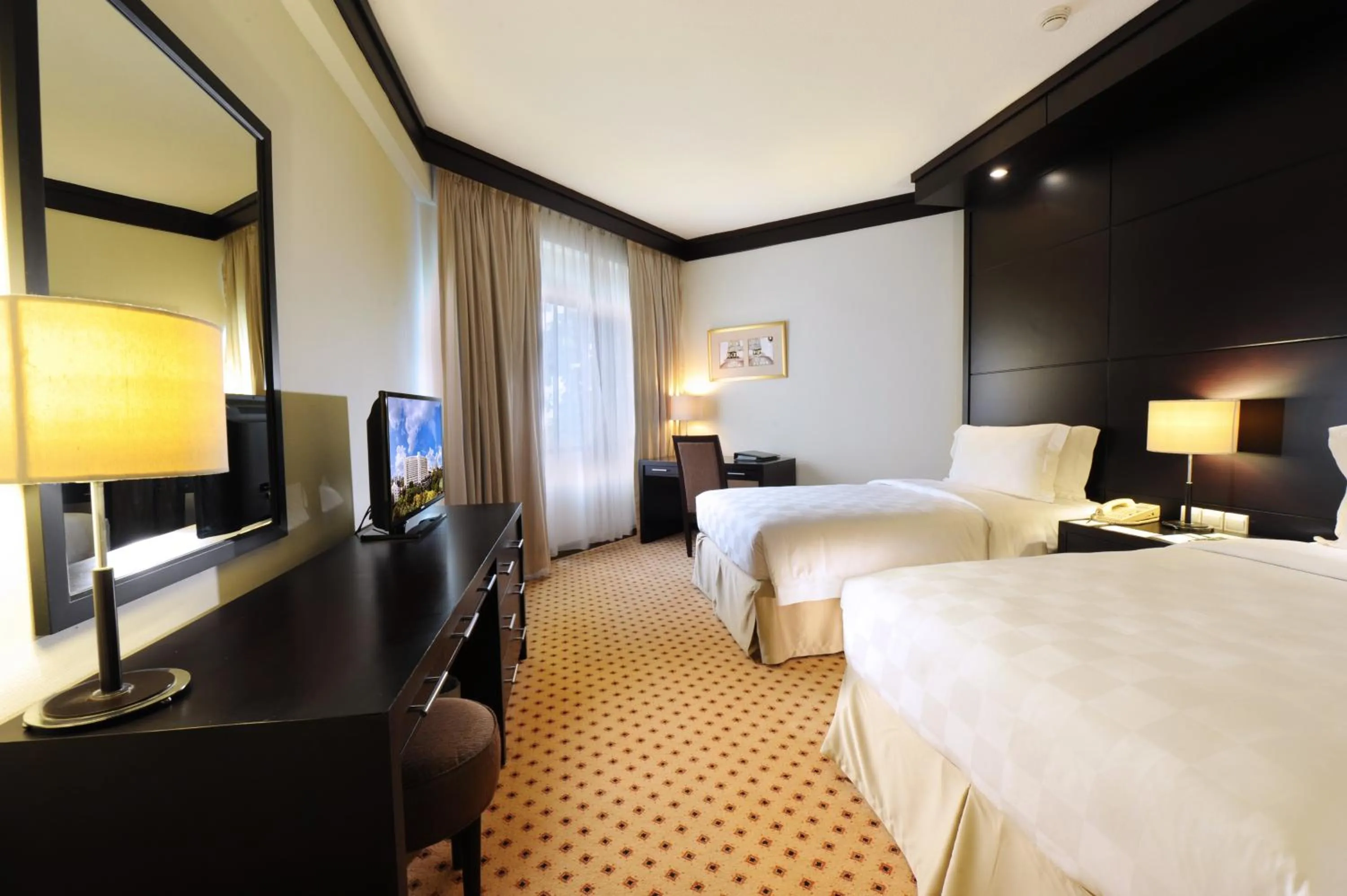 Bed in Hotel Borobudur Jakarta