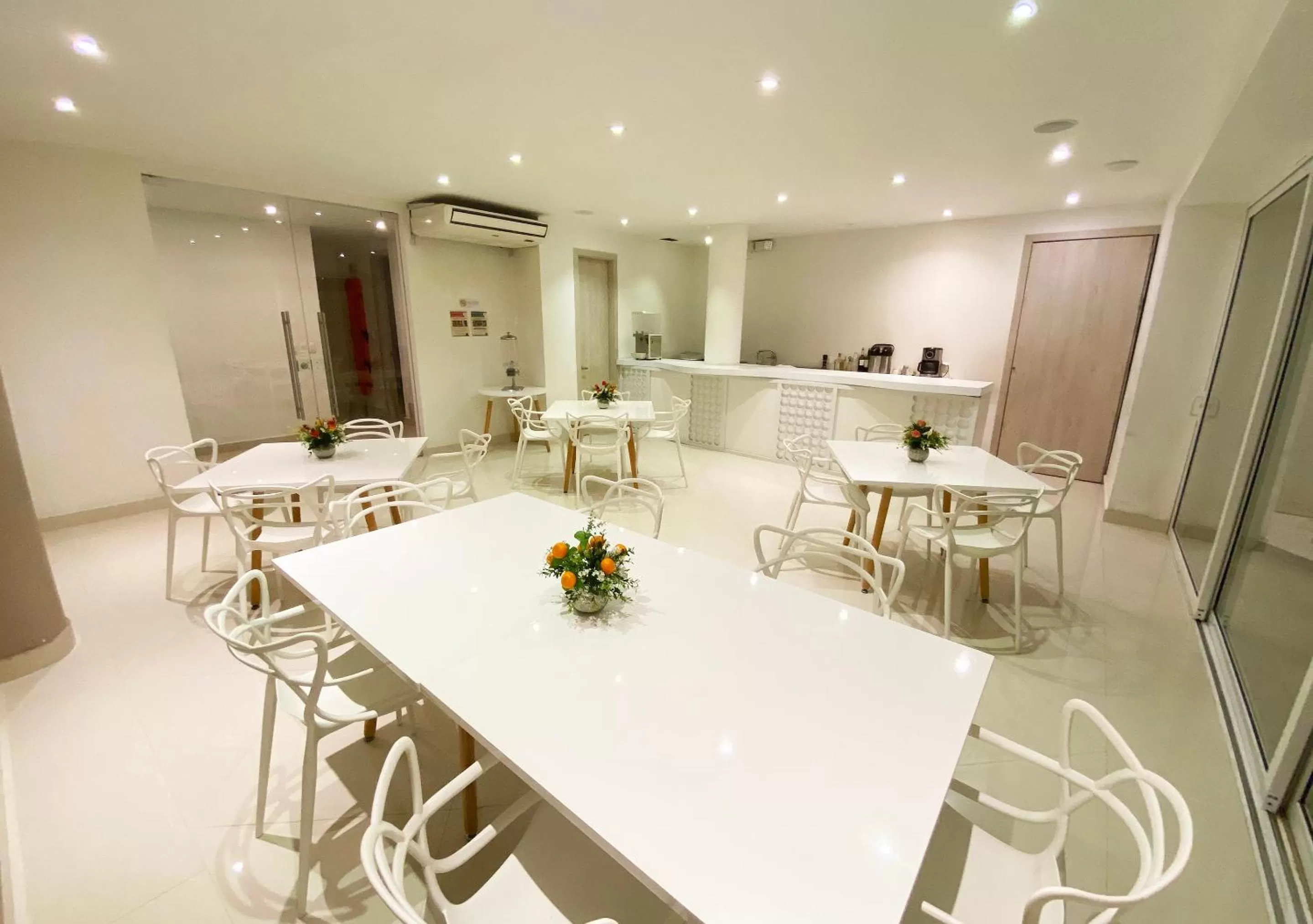 Area and facilities in Hotel 1525 By GEH Suites