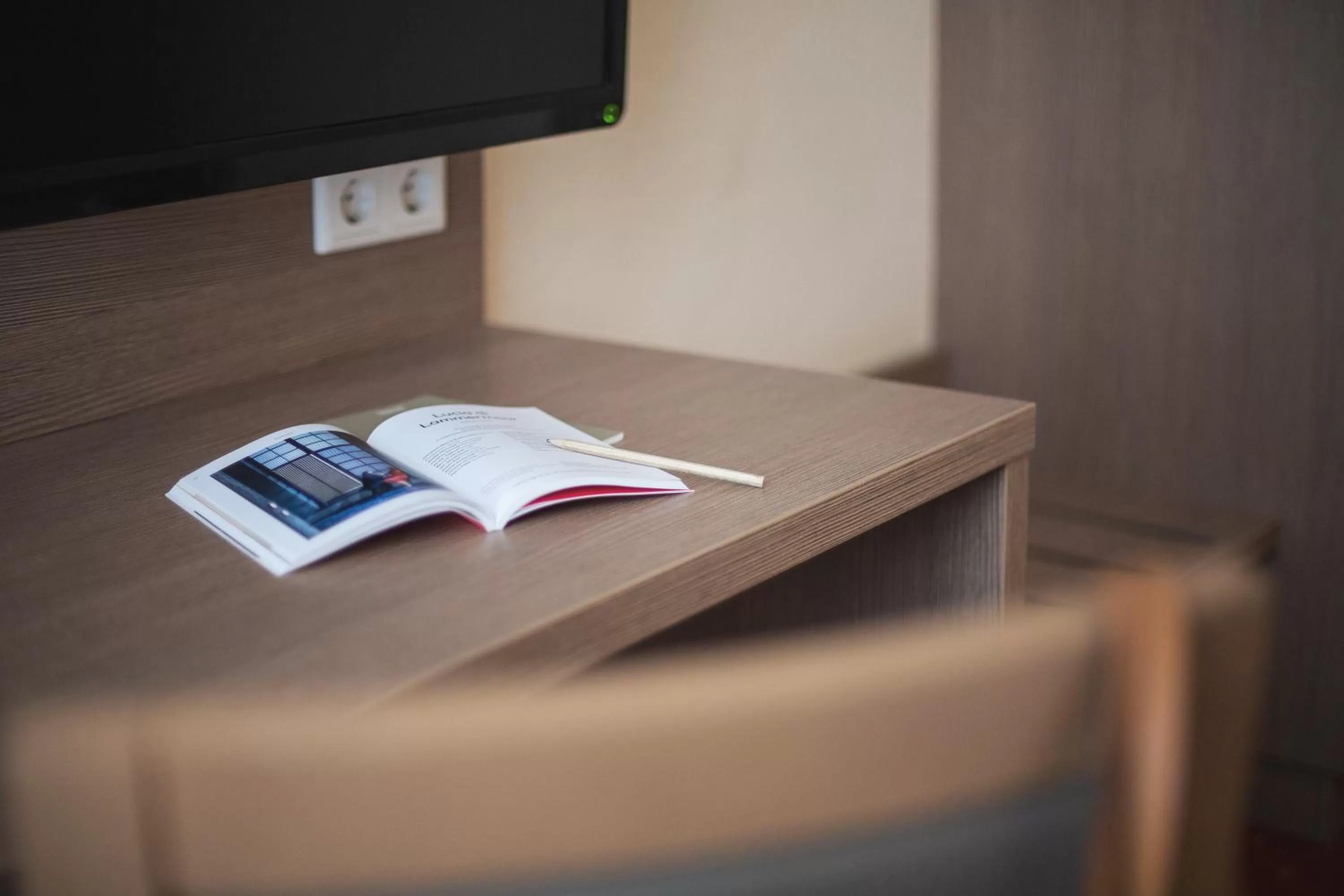 TV and multimedia in Hotel Holstenwall Hamburg Neustadt