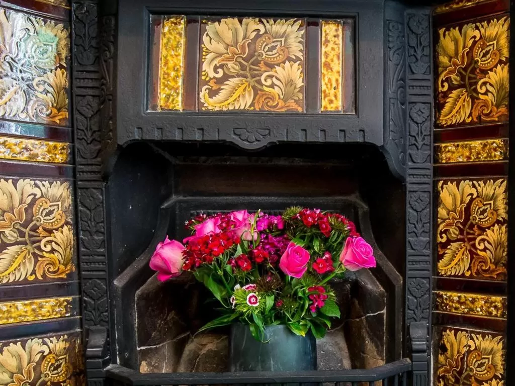 Bedroom in The Old Ship Aground