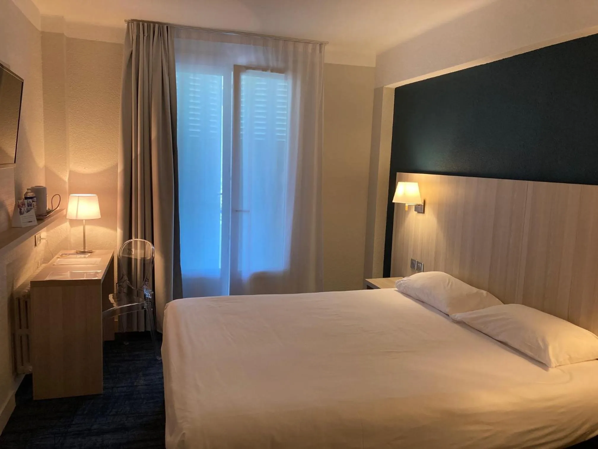 Bed in Hôtel Christina Lourdes