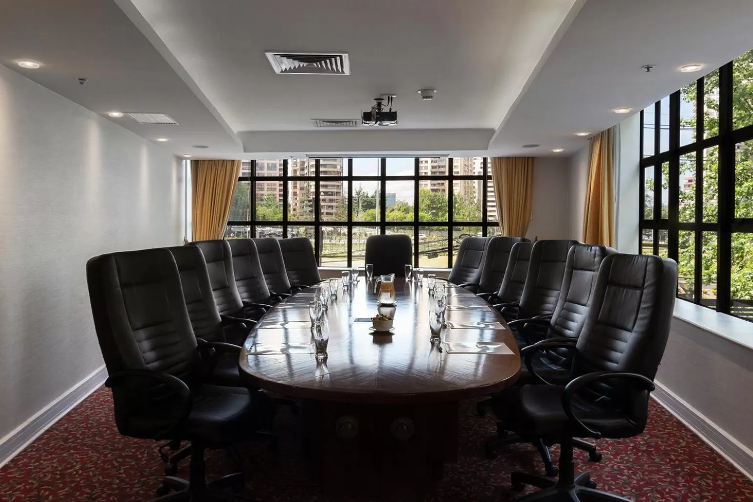 Business facilities in Wyndham Garden Santiago Kennedy