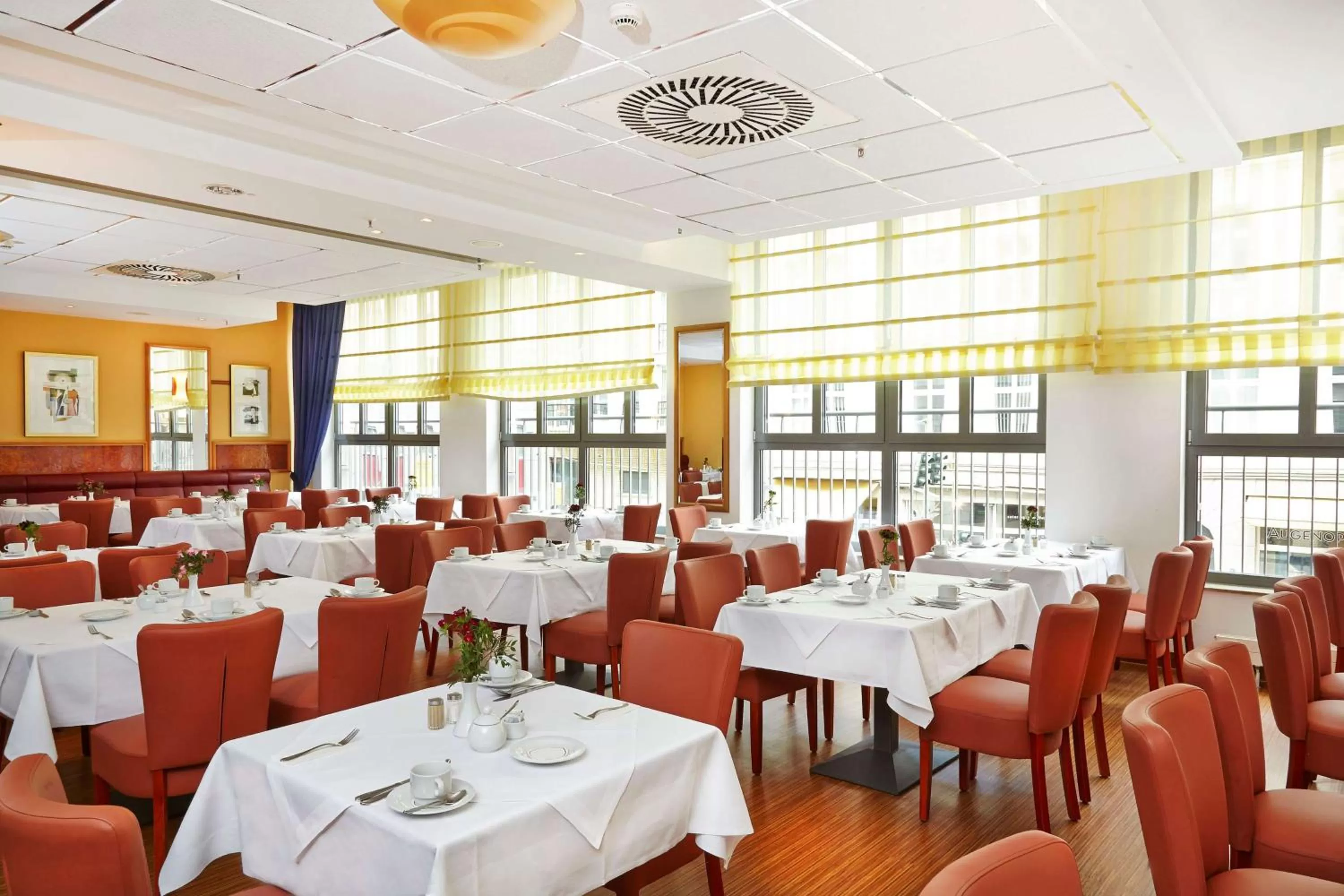 Restaurant/places to eat in H+ Hotel Berlin Mitte