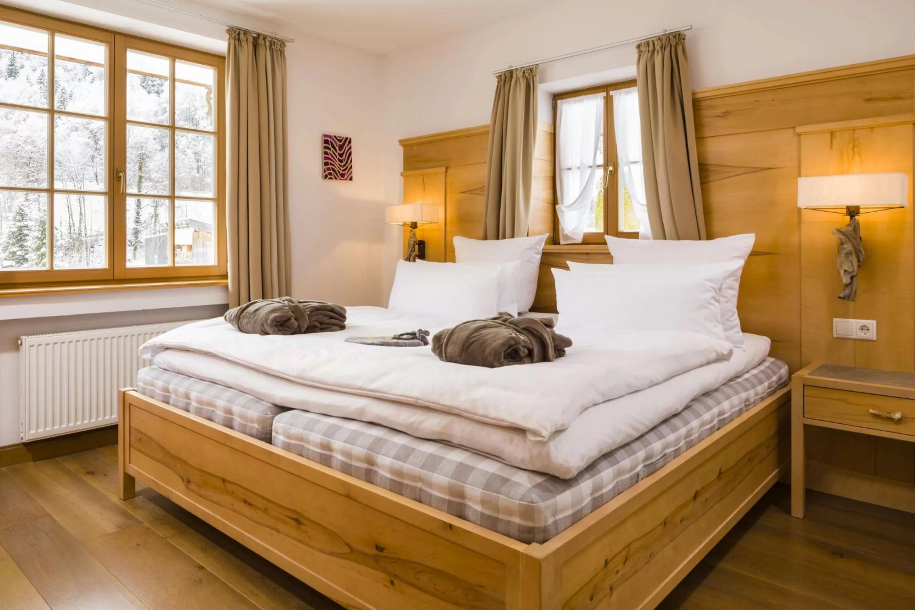 Photo of the whole room, Bed in Berghotel Rehlegg