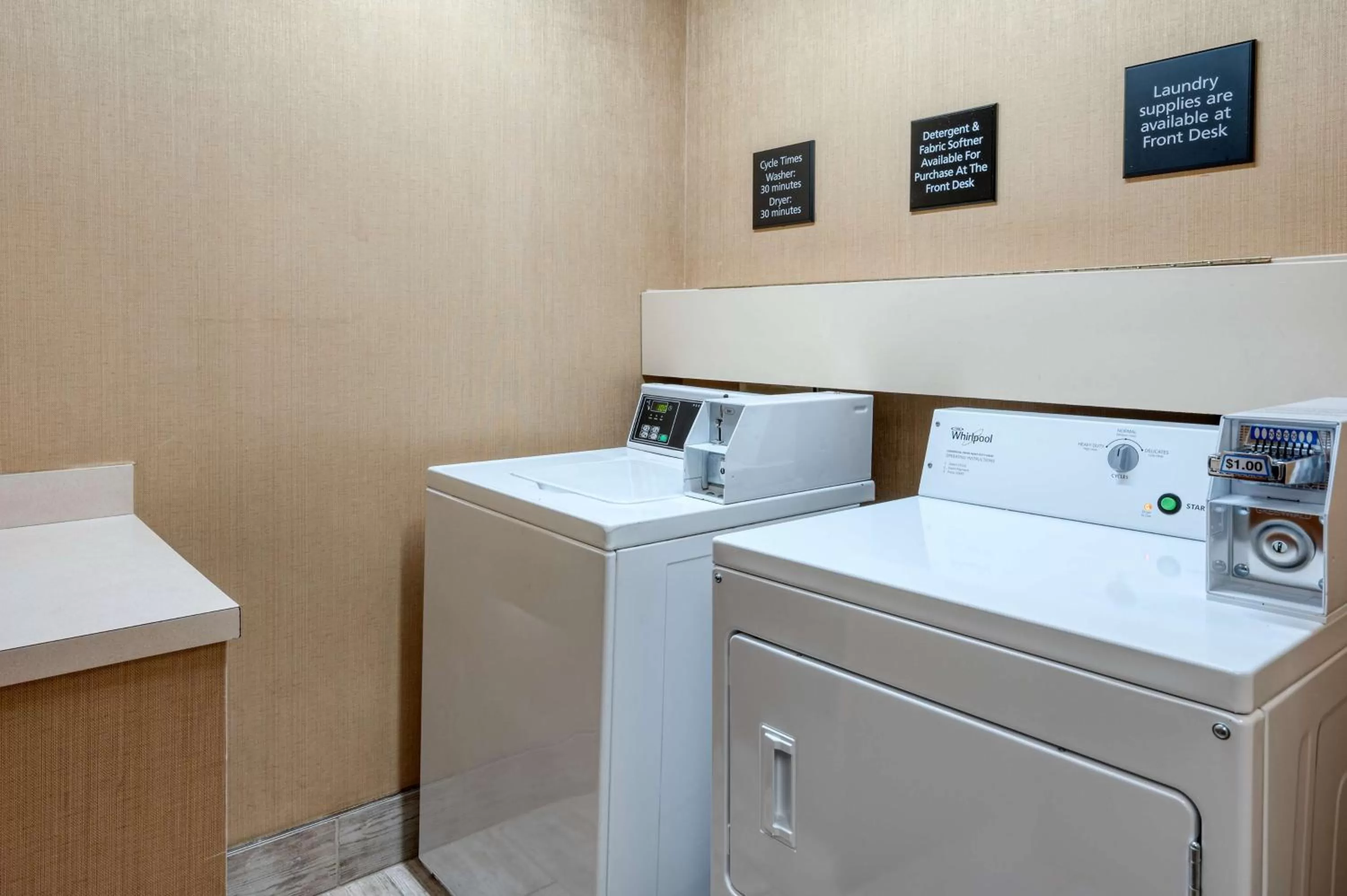 Property building in Hampton Inn Baltimore/White Marsh