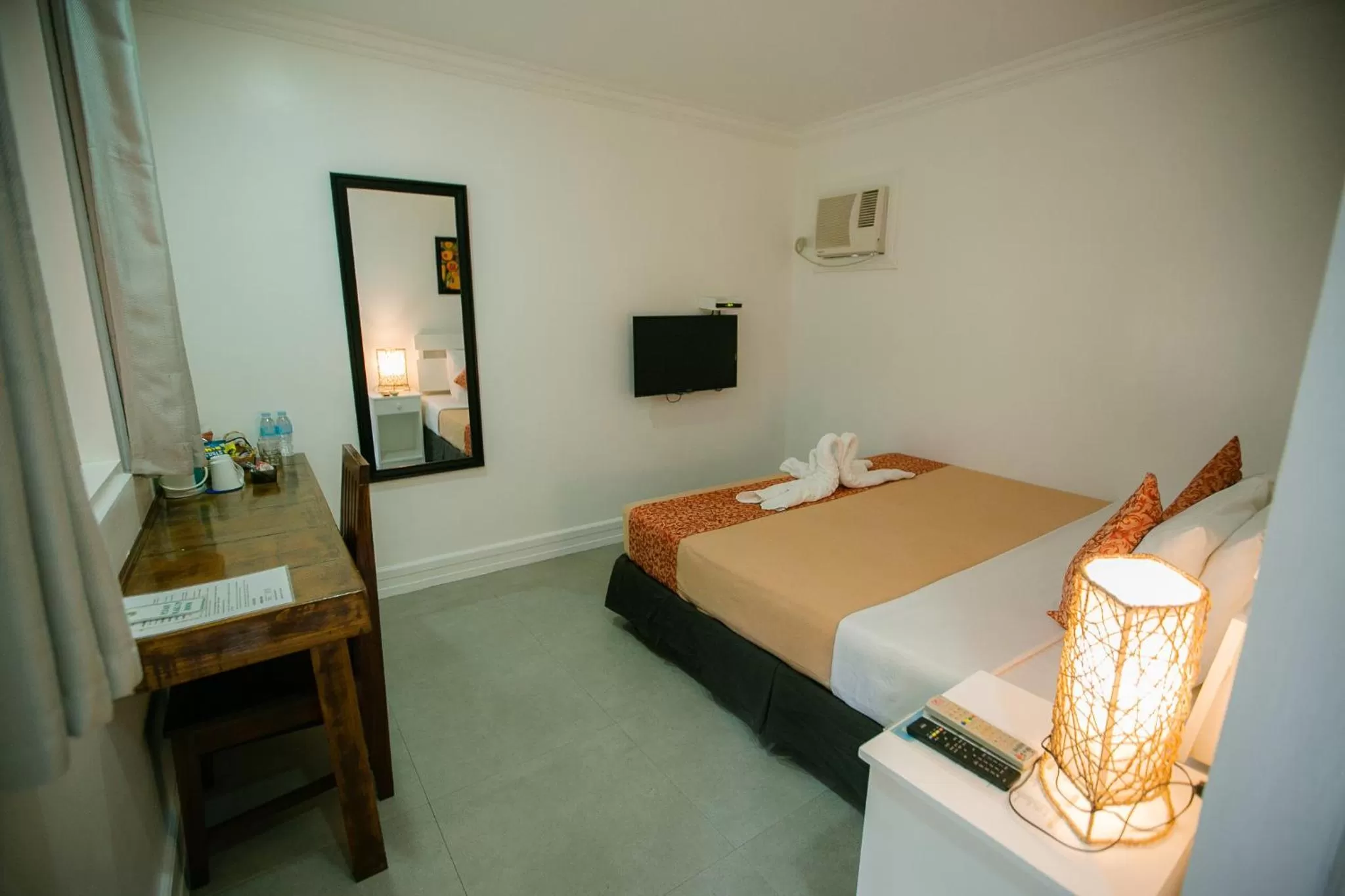 Bedroom, Bed in Kav's Beach Resort