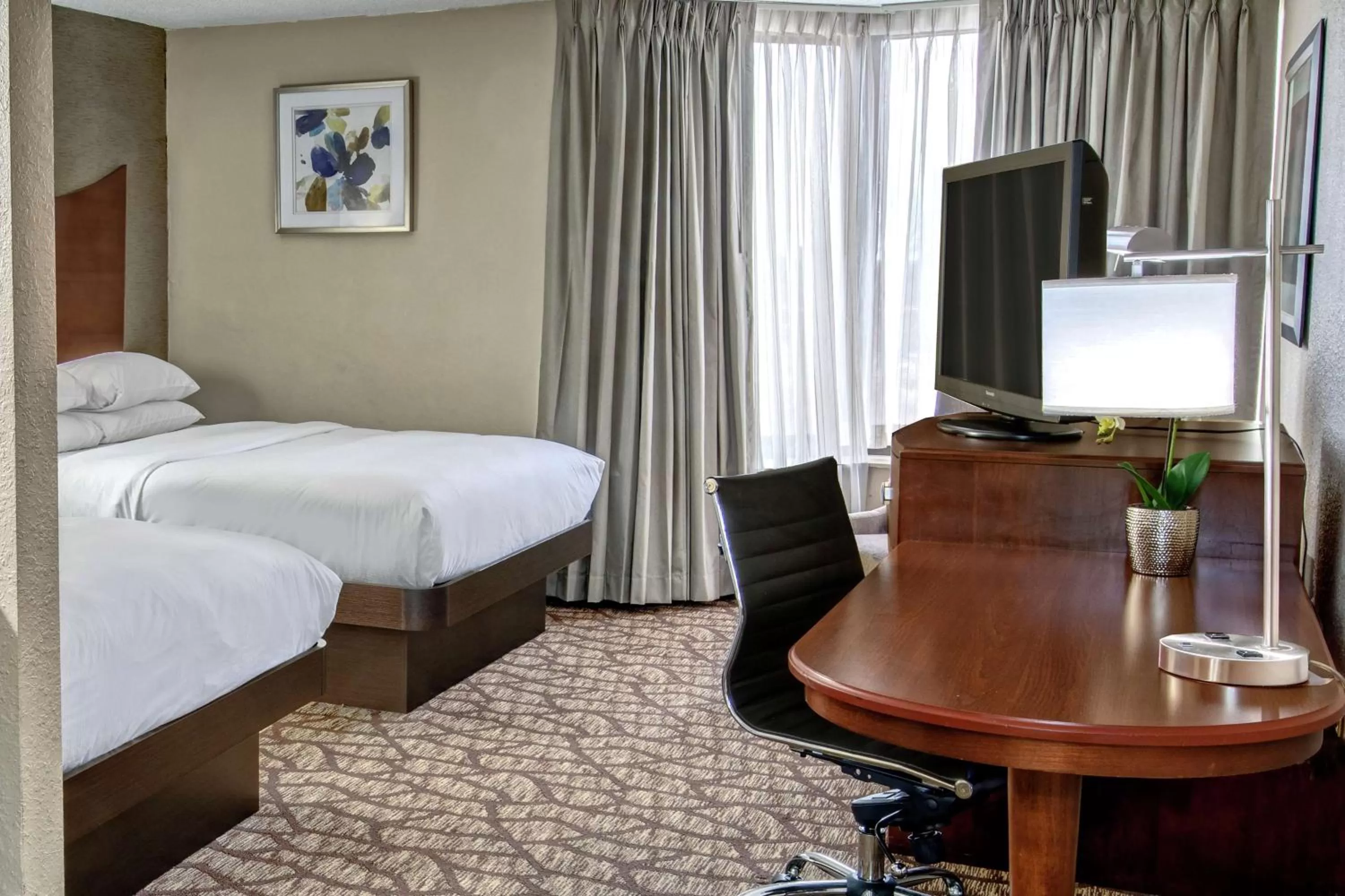 Bed in DoubleTree by Hilton Murfreesboro