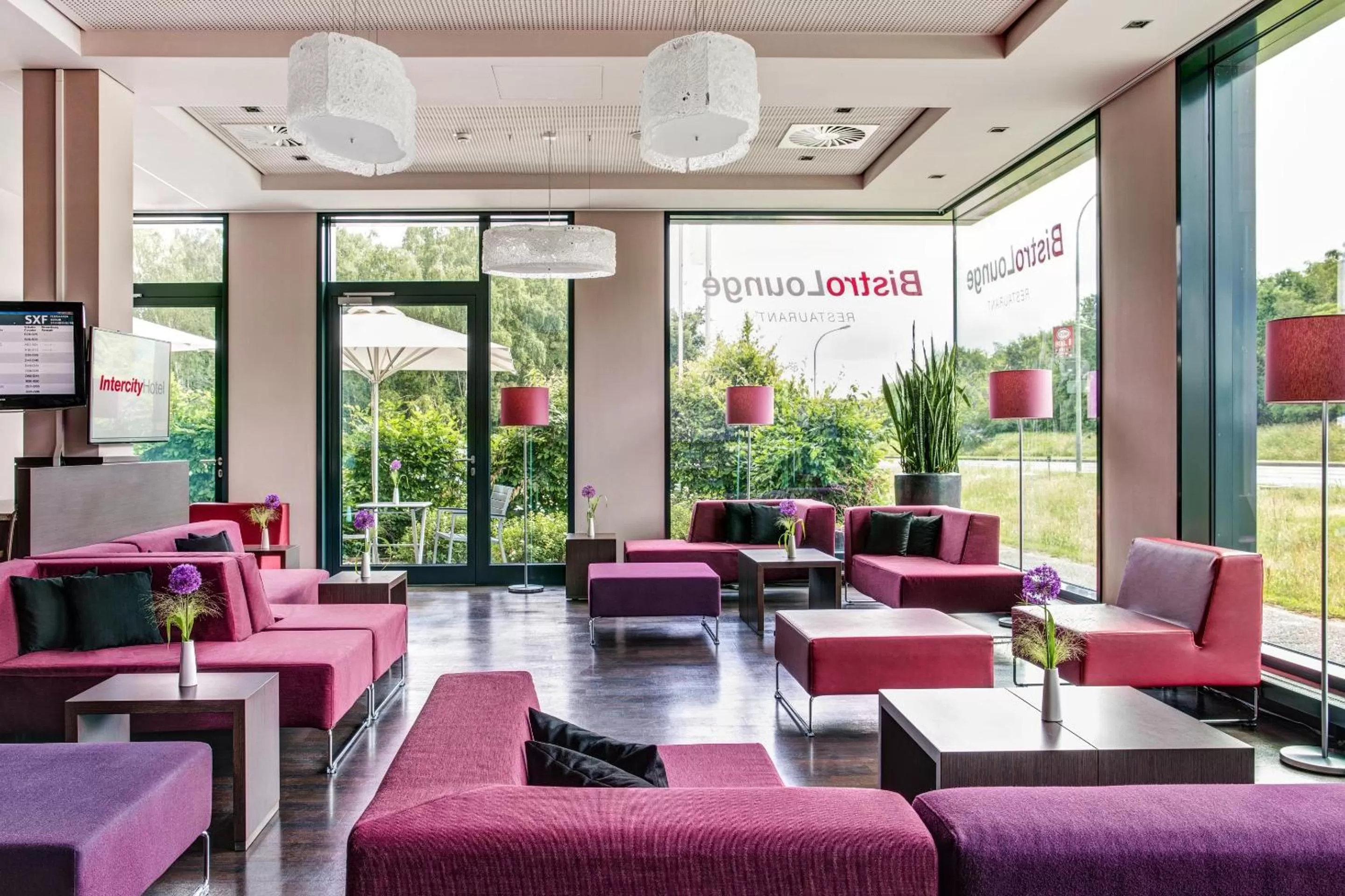 Lounge or bar in IntercityHotel Berlin Airport Area North