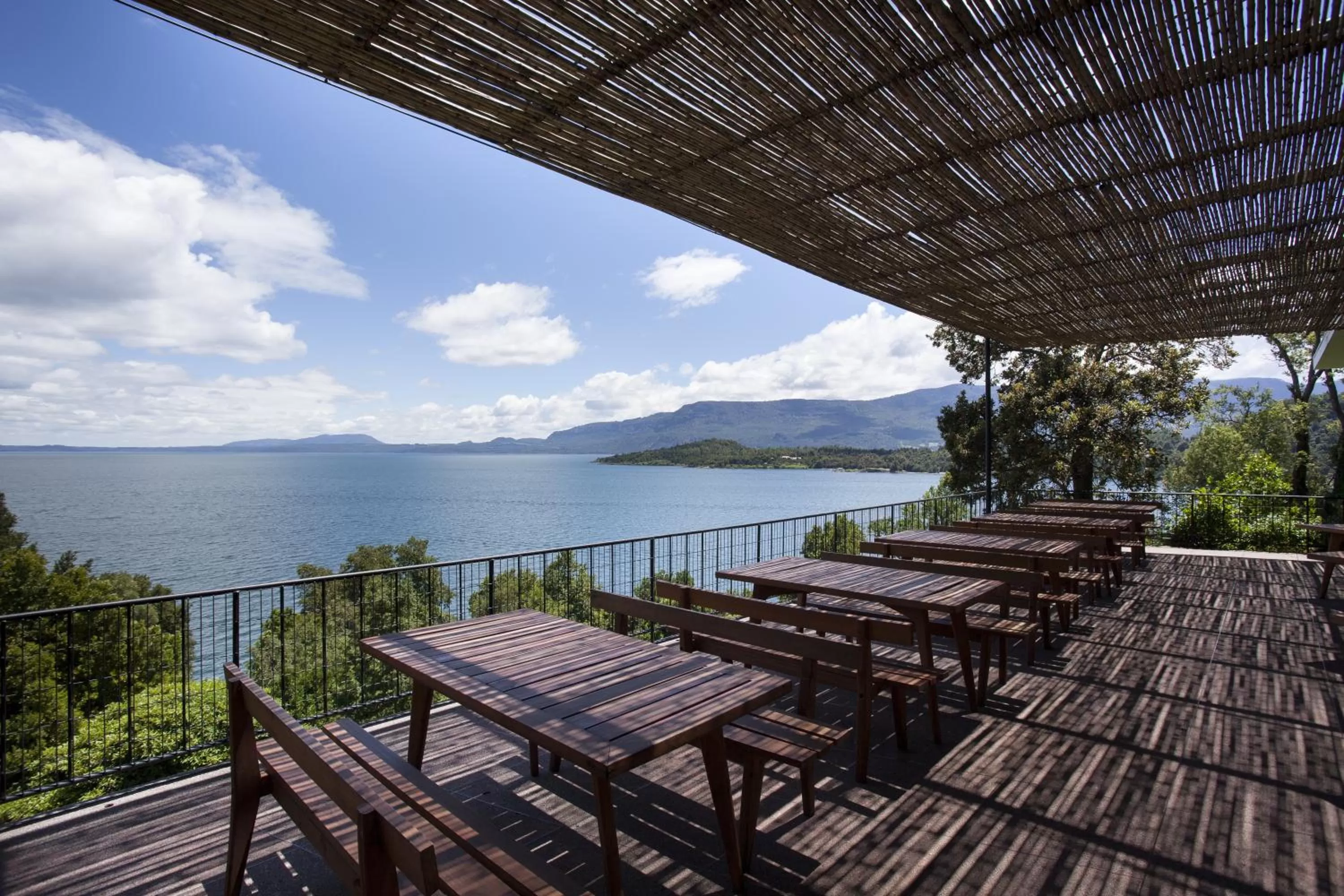 Restaurant/places to eat in Hotel Antumalal