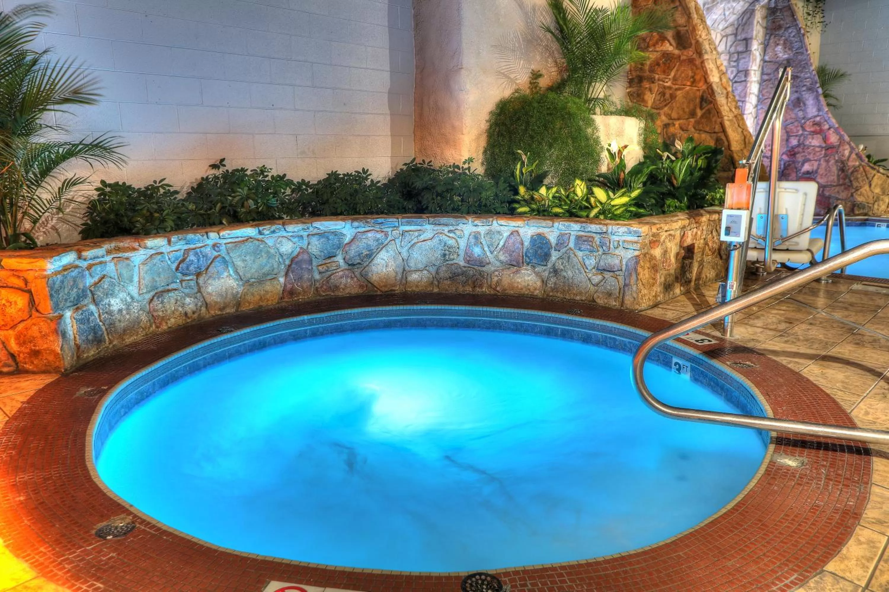 Hot Tub in The Ramsey Hotel and Convention Center