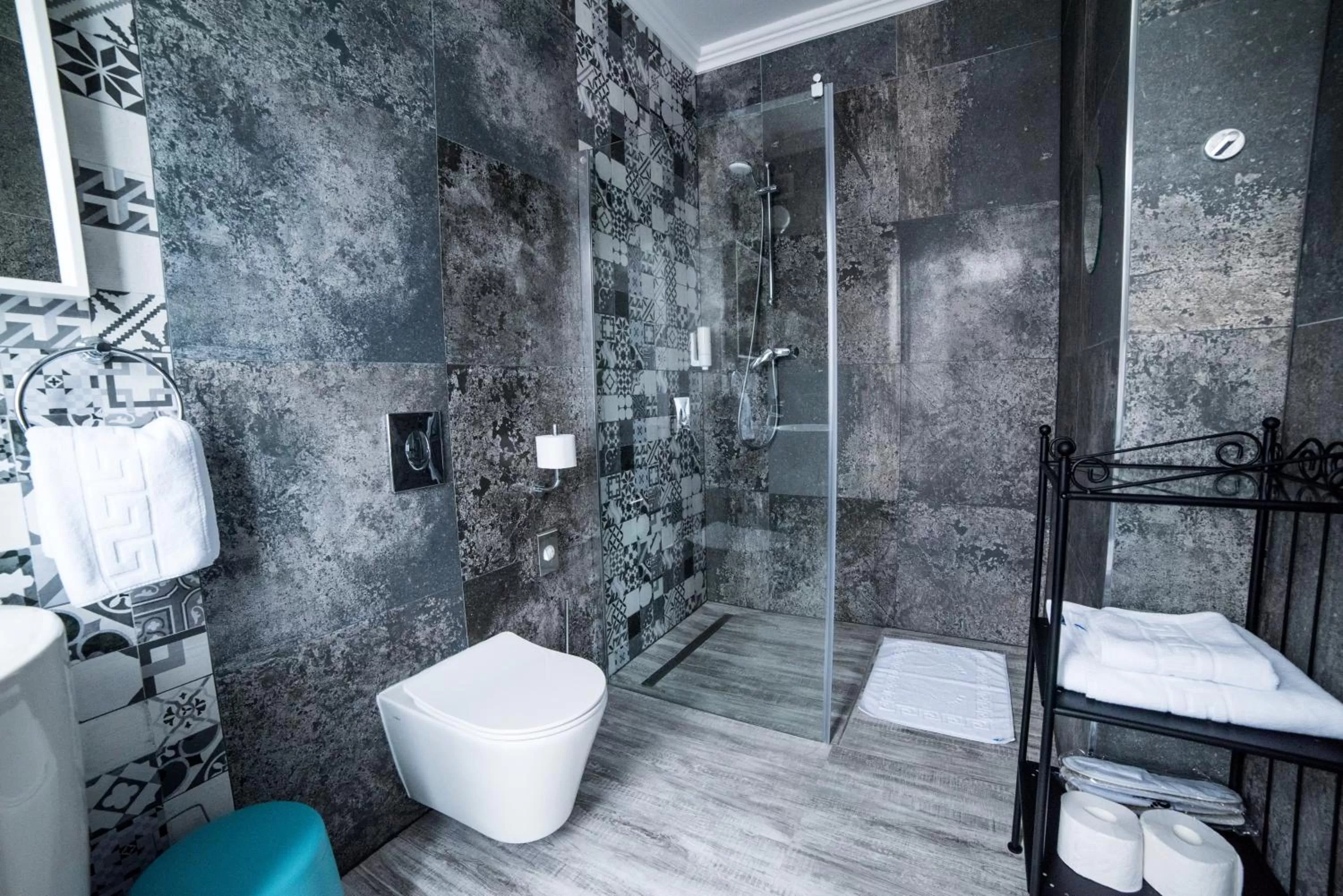 Shower in compleX living aparthotel