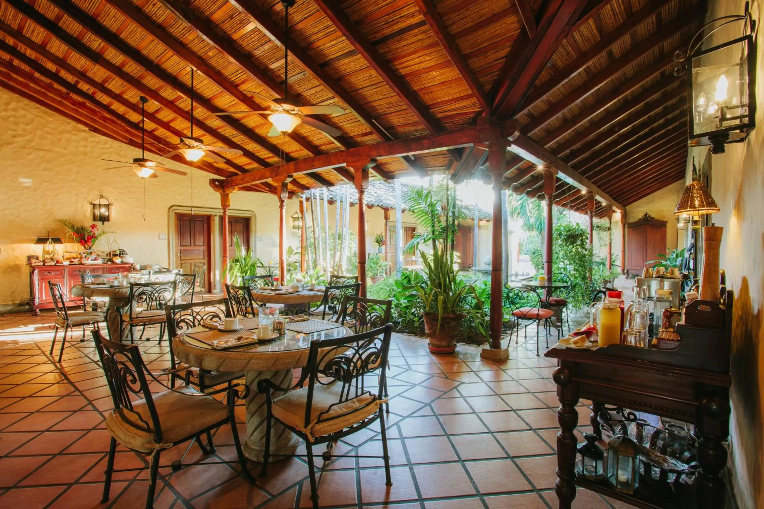 Restaurant/places to eat in Hotel Los Robles, Managua, Nicaragua