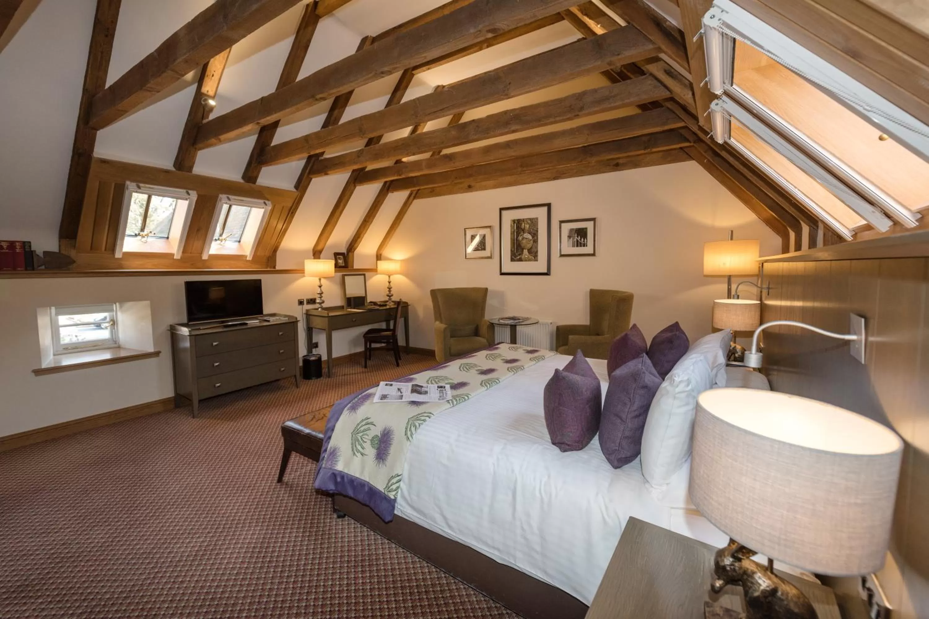 Bed in Meldrum House Hotel Golf And Country Estate