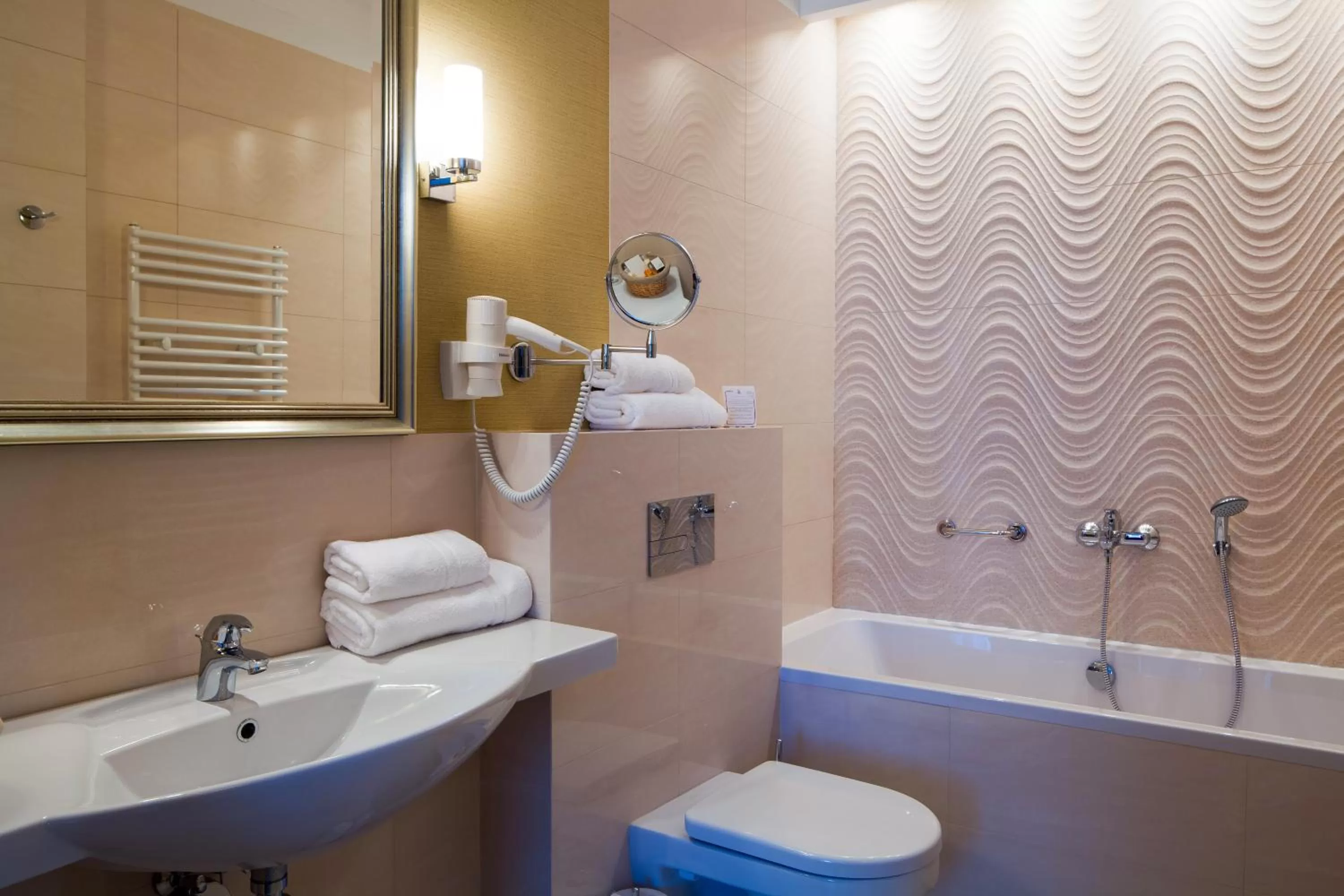 Bathroom in Hotel Esperanto