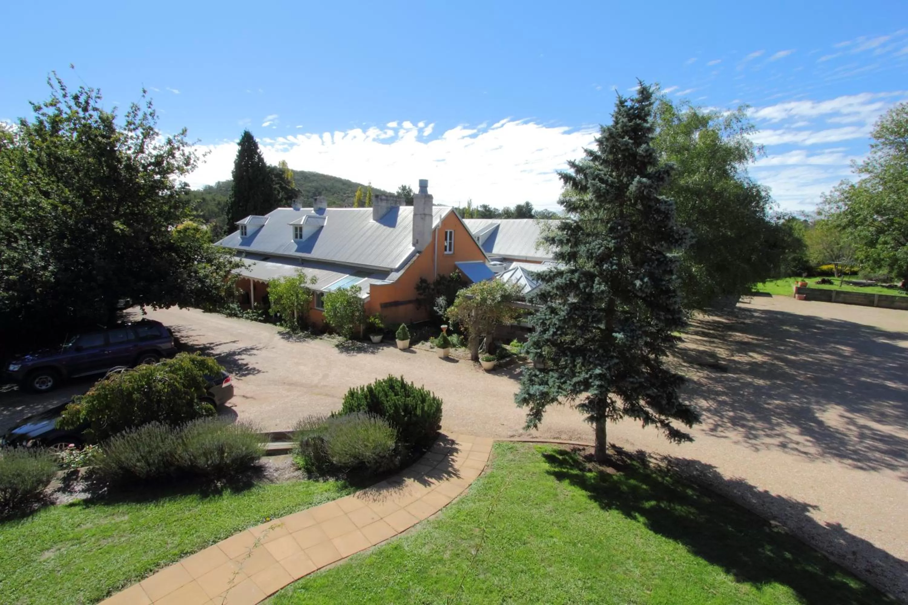 Garden view in Fitzroy Inn Historic Retreat Mittagong