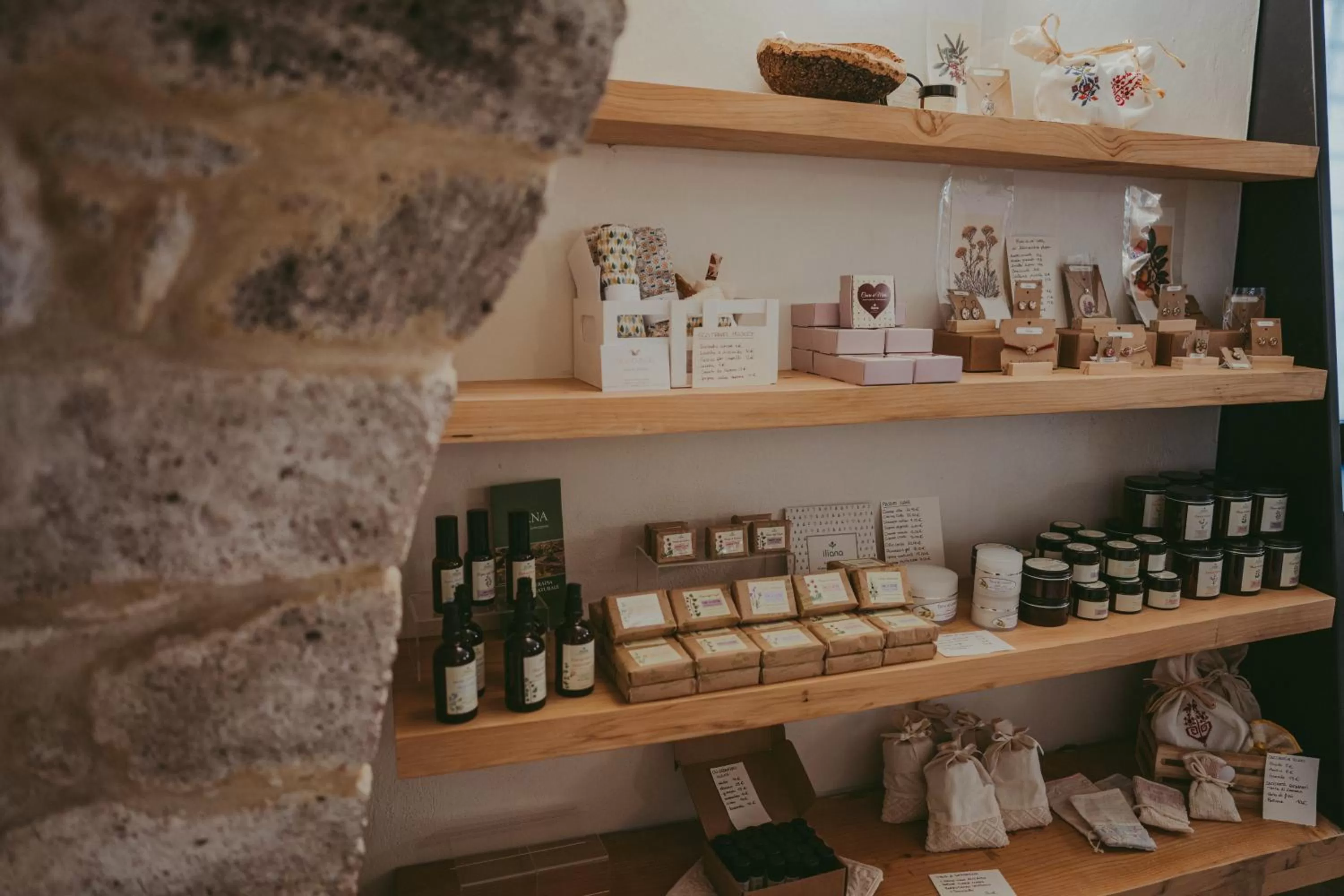 Shopping Area in Antica Dimora Del Gruccione, Albergo diffuso