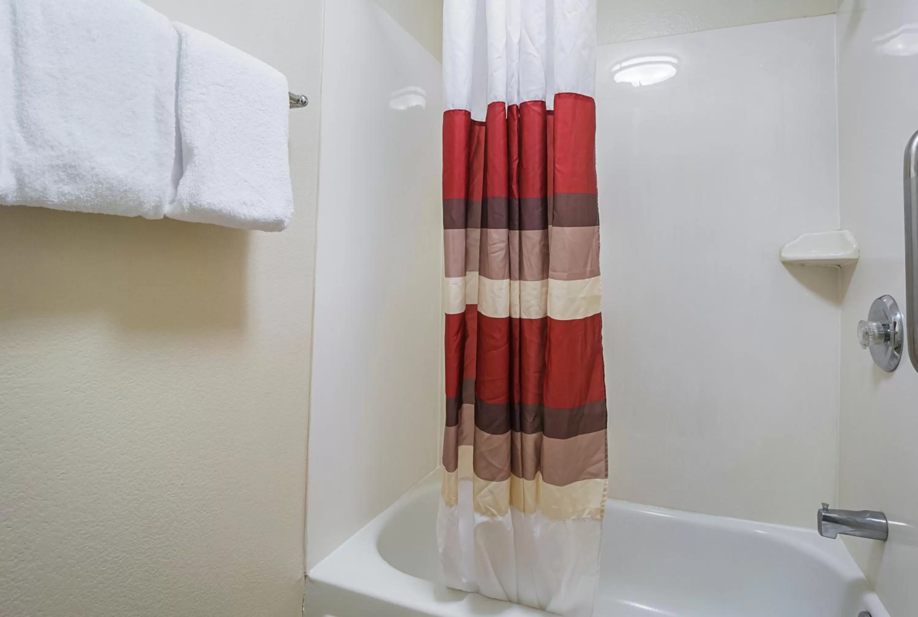 Bathroom in Red Roof Inn PLUS + Phoenix West