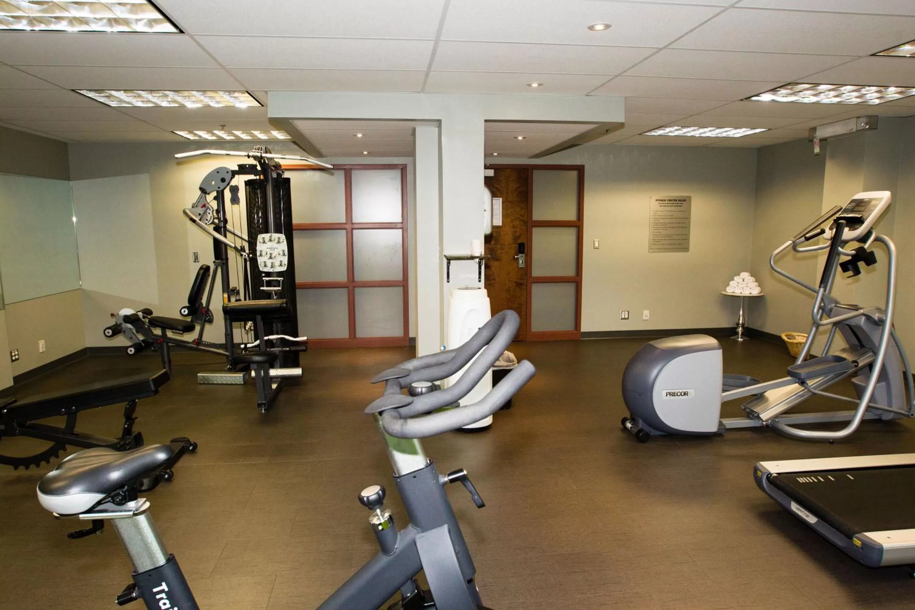 Fitness centre/facilities in Coast Hotel & Convention Centre