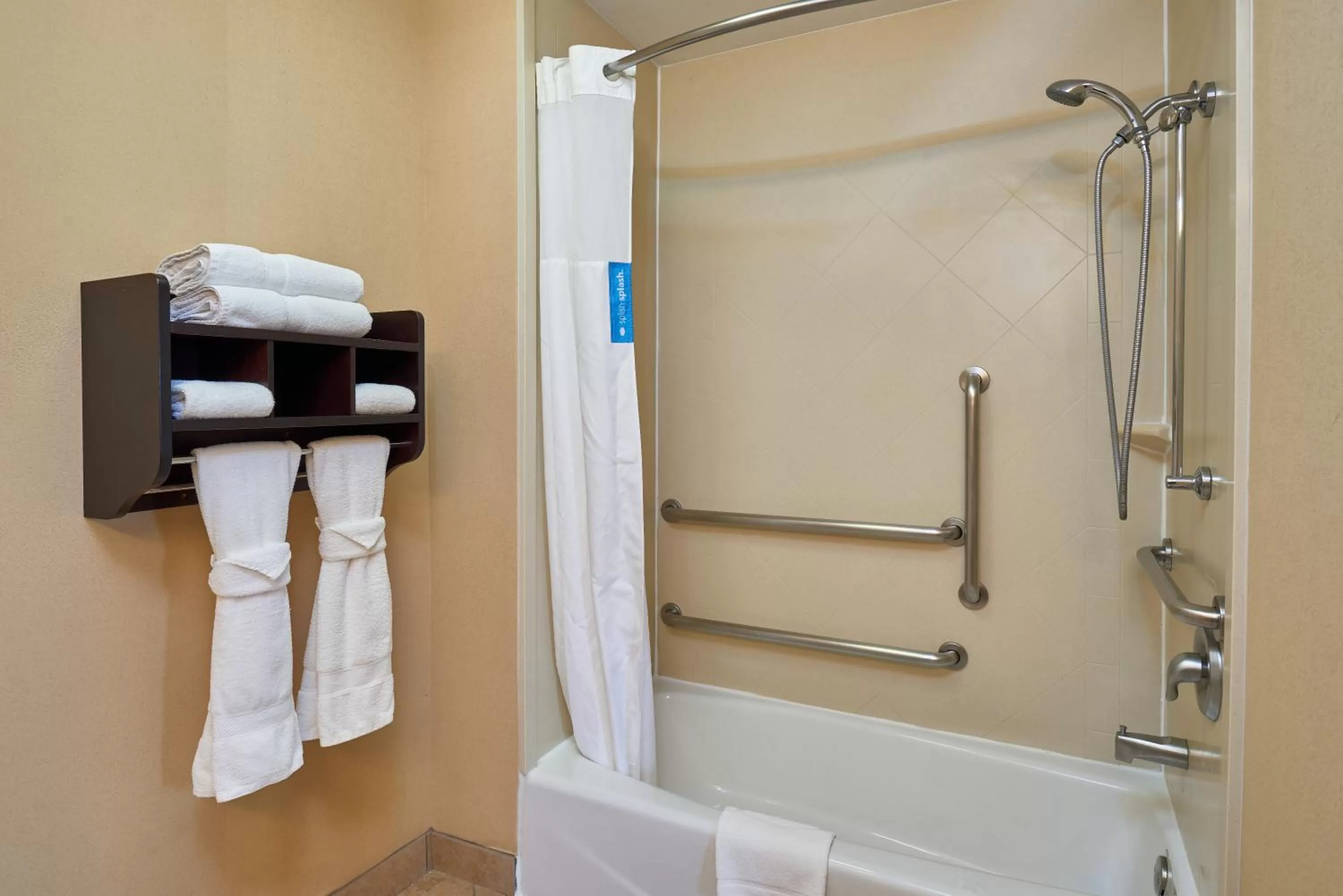 Bathroom in Hampton Inn & Suites Austin South Buda