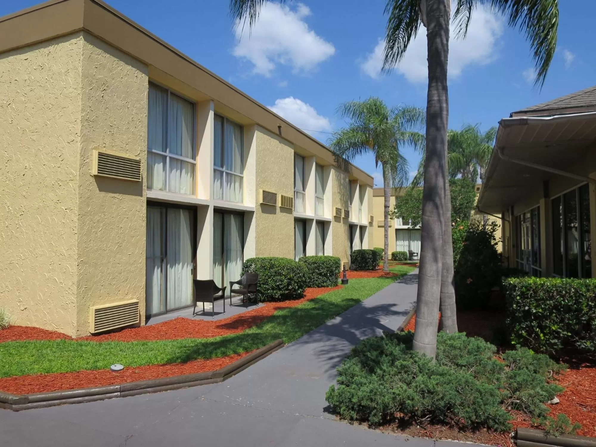 Area and facilities in Floridian Express International Drive