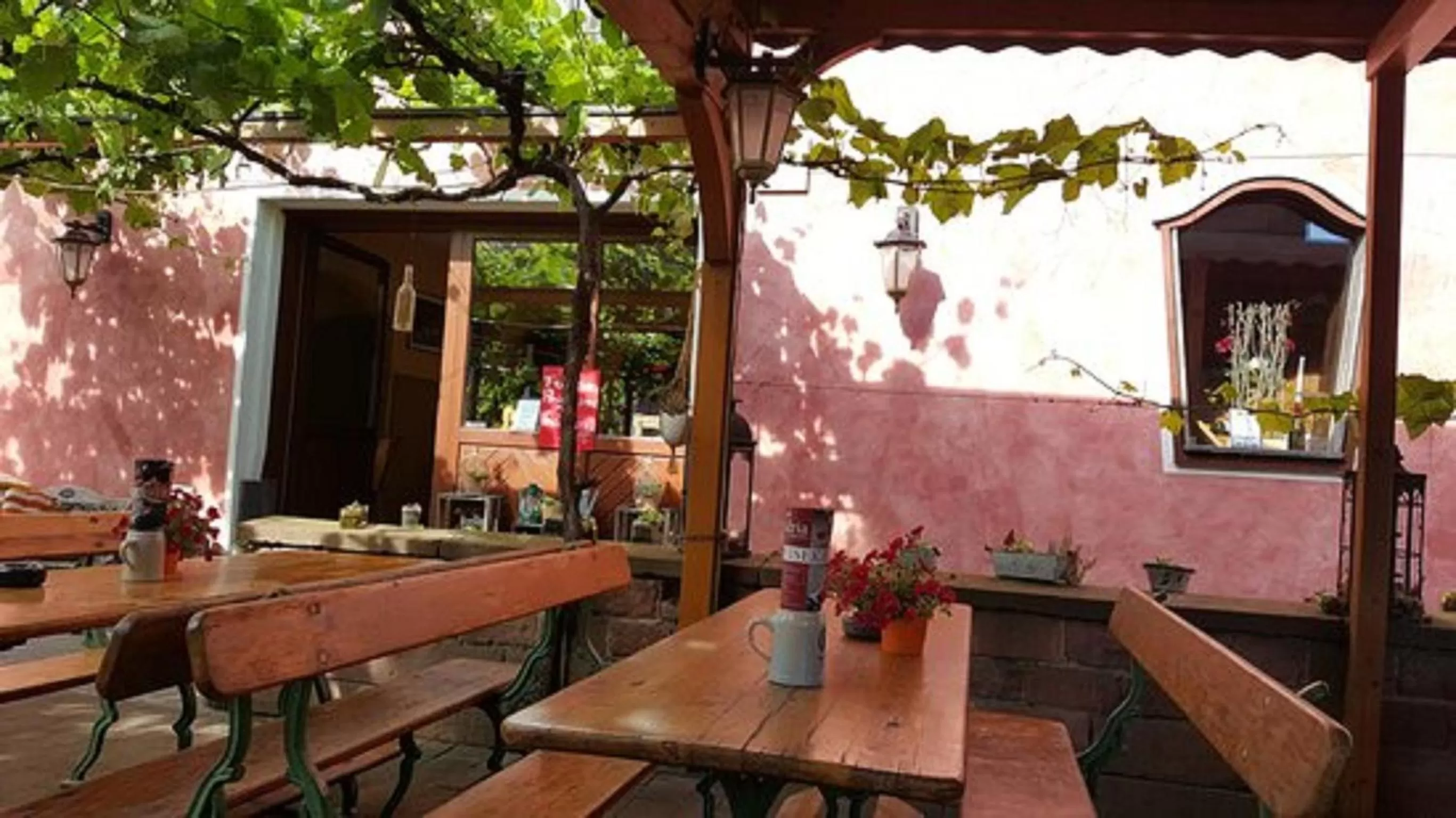 Food and drinks in Villa Croatia & Restaurant Adria