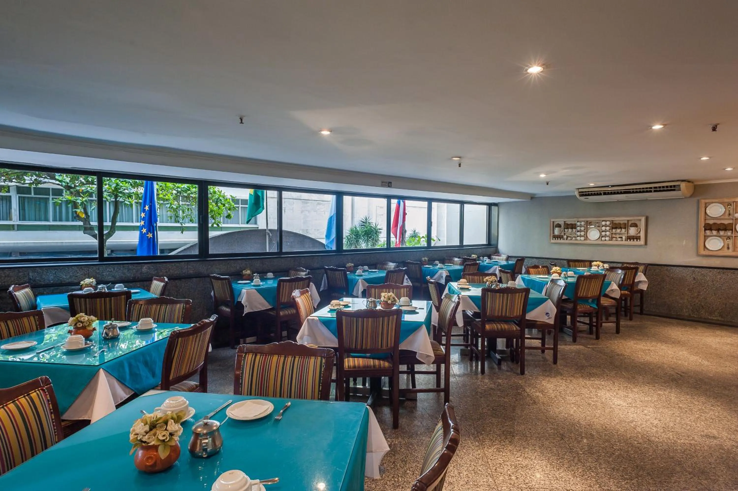 Restaurant/places to eat in Oceano Copacabana Hotel