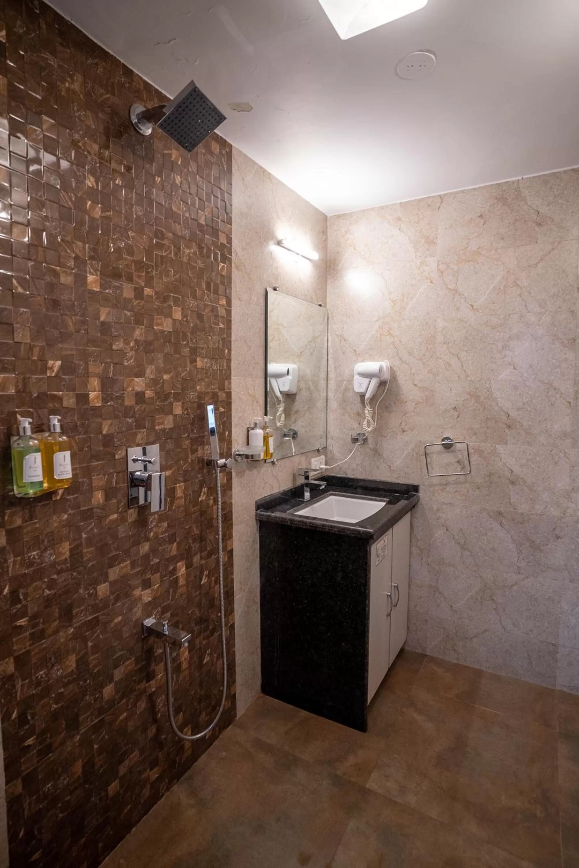 Bathroom in Jivanta Mahabaleshwar