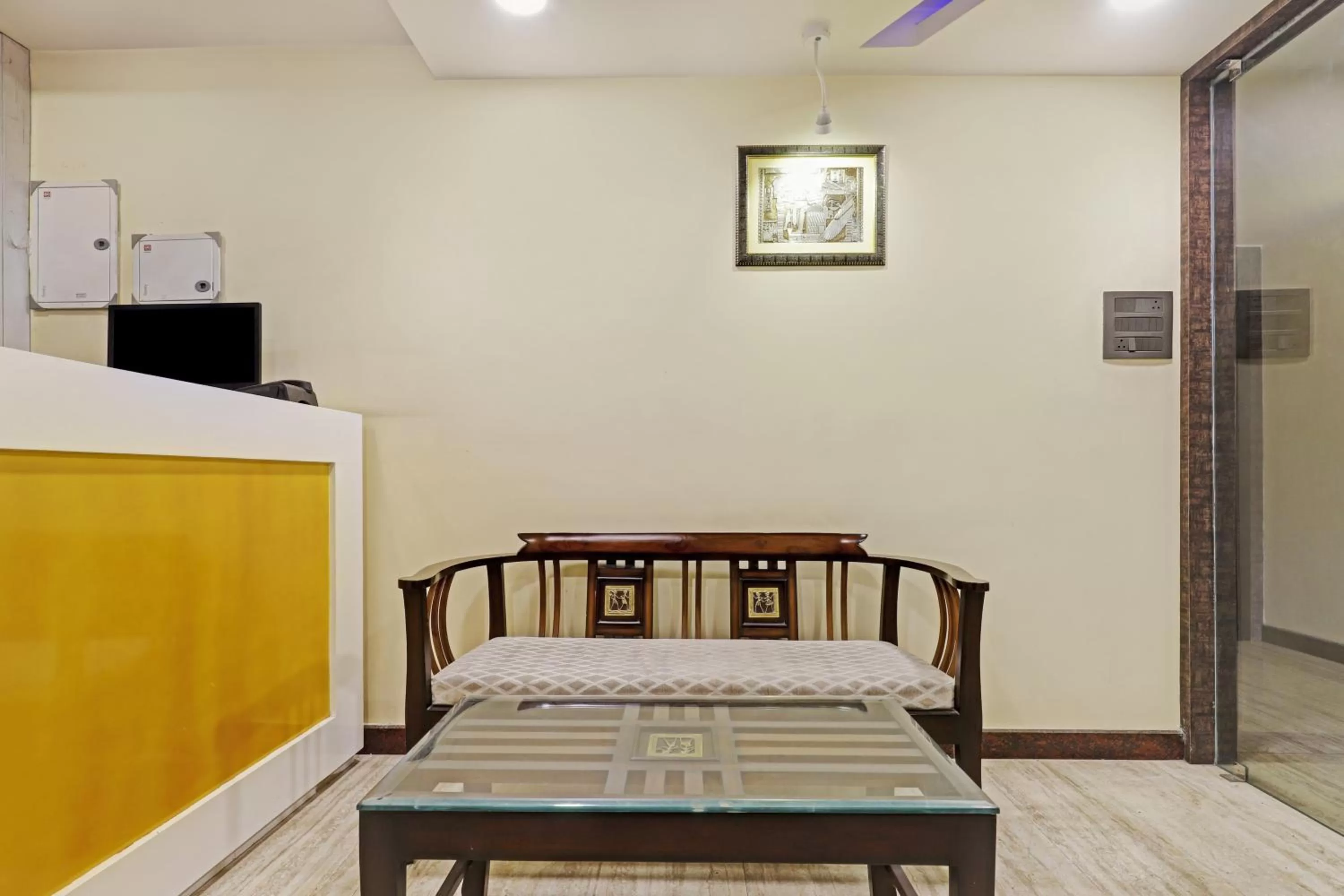Lobby or reception in Itsy Hotels Ransu Residency