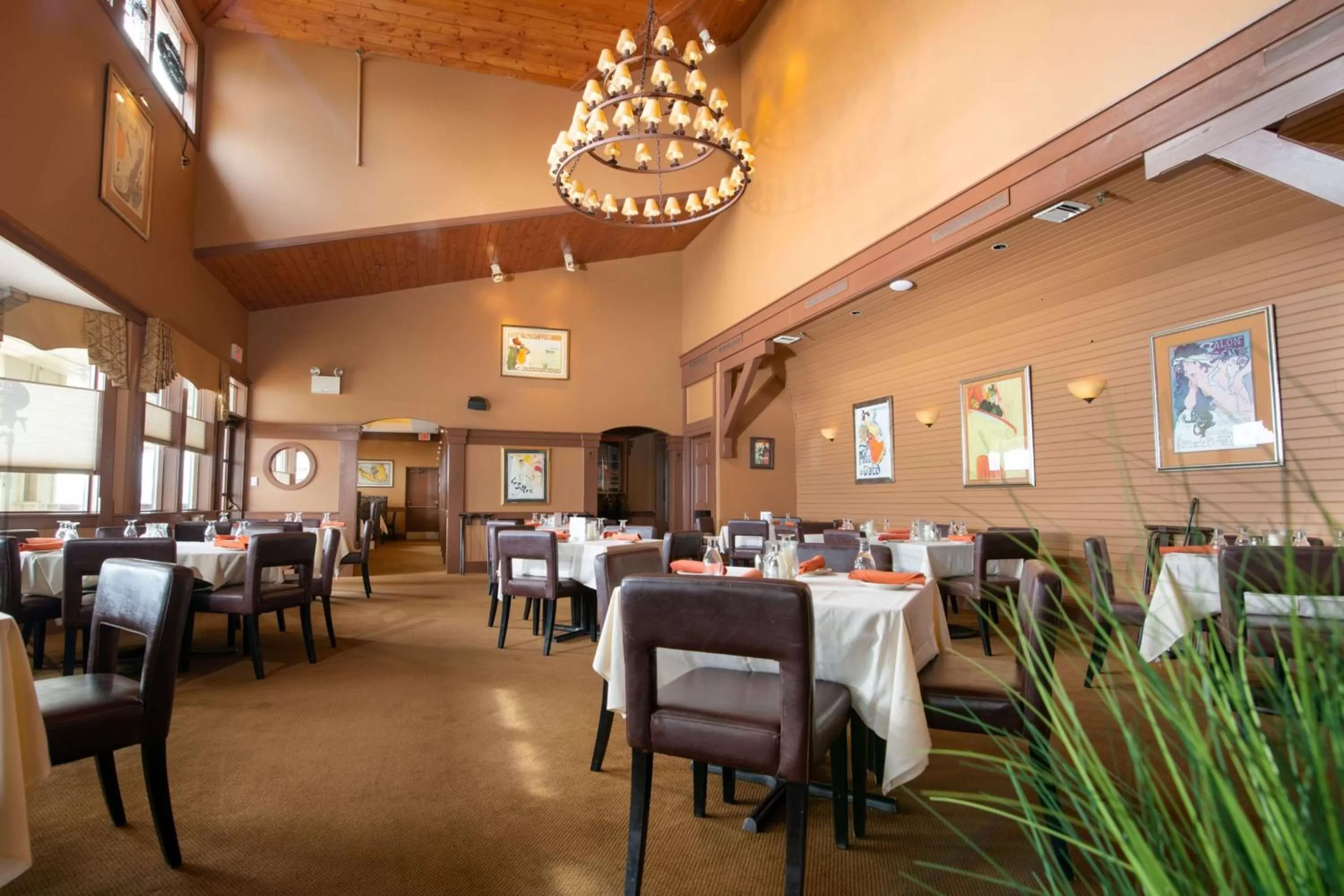 Restaurant/places to eat in DoubleTree by Hilton Racine Harbourwalk