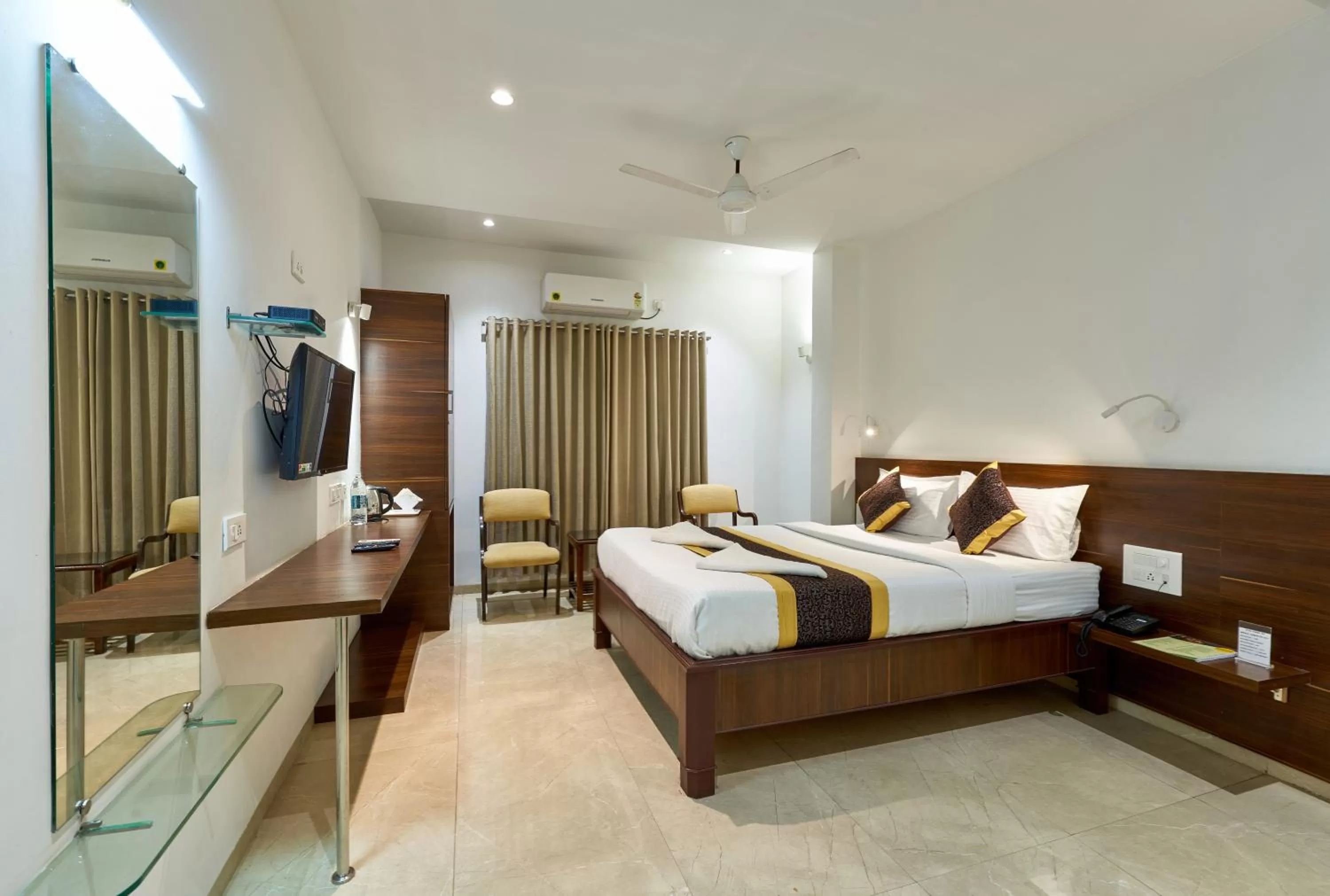 Bed in Hotel Fortune Inn