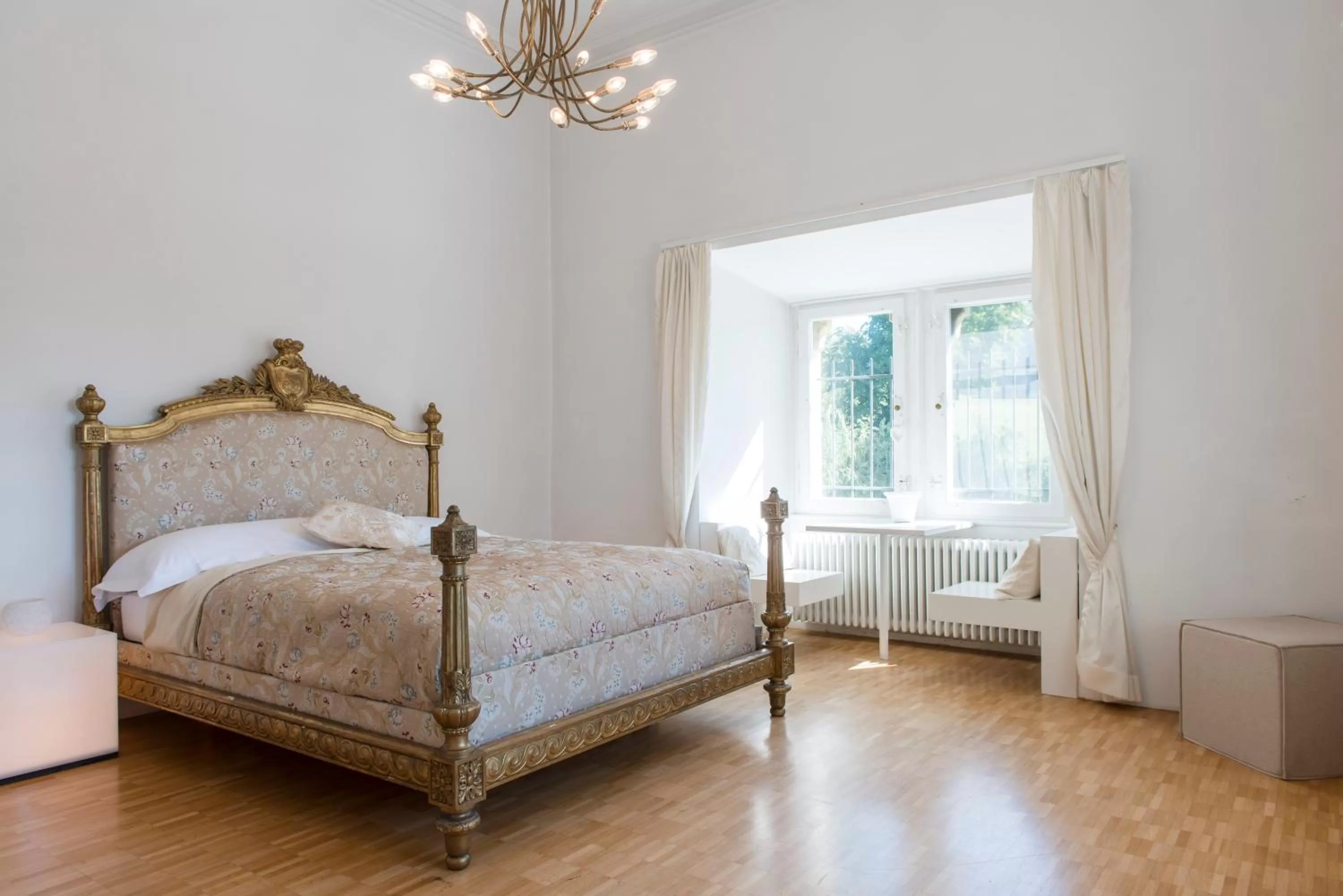 Bed in Schloss Münchenwiler