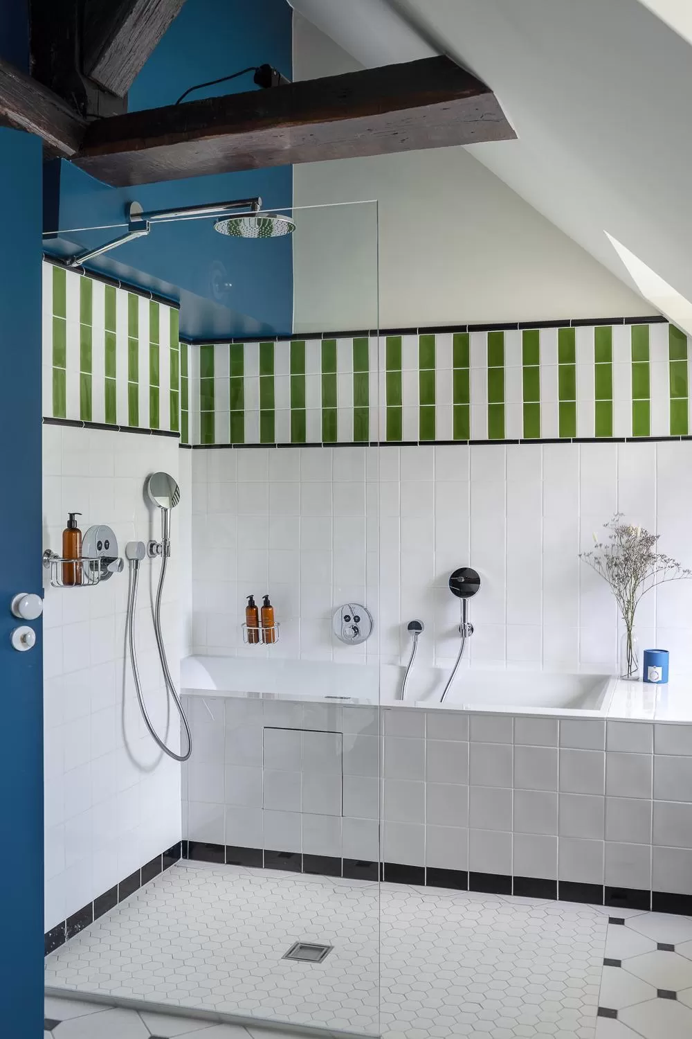 Bathroom in Chouchou Hotel