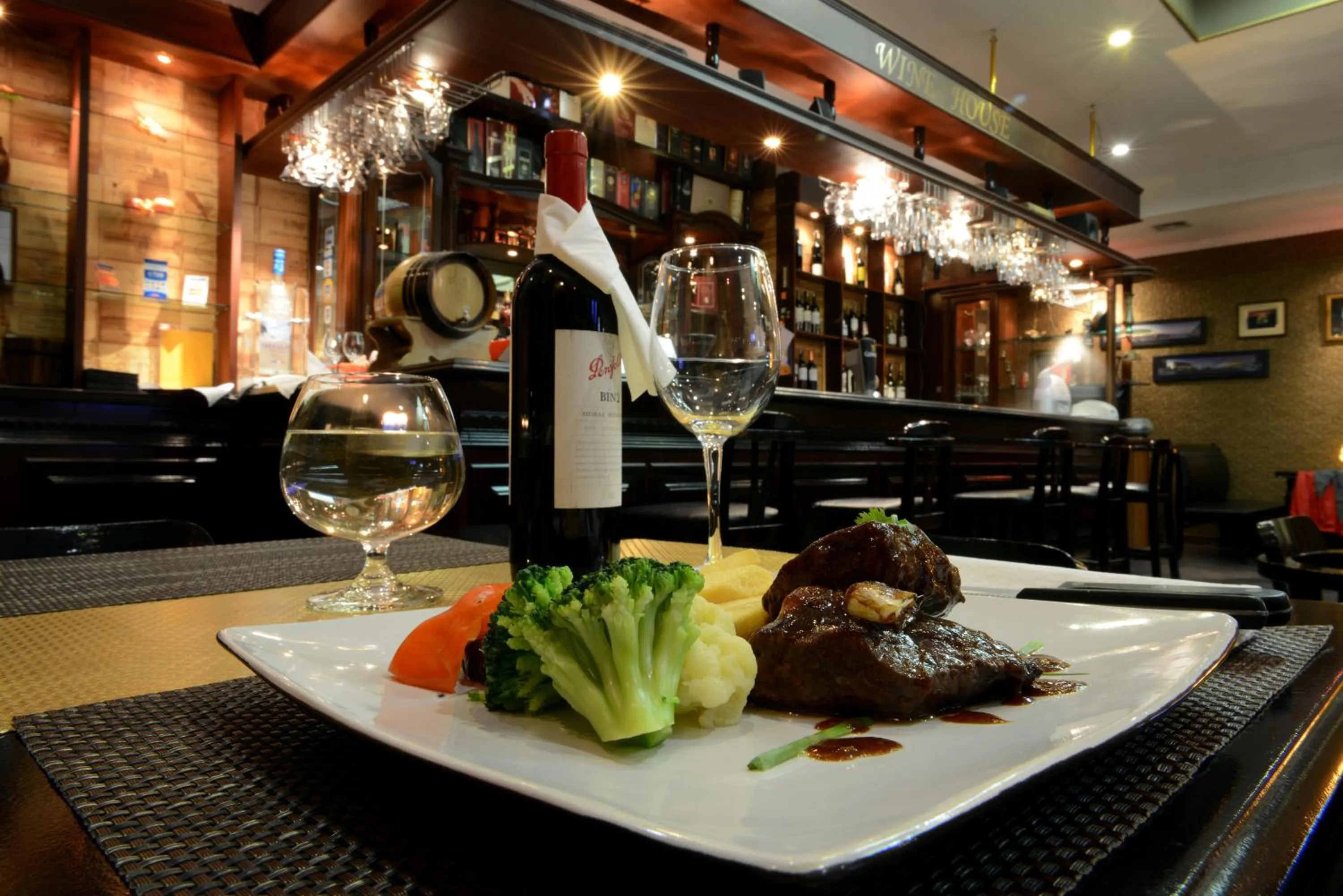 Food and drinks in Bayangol Hotel