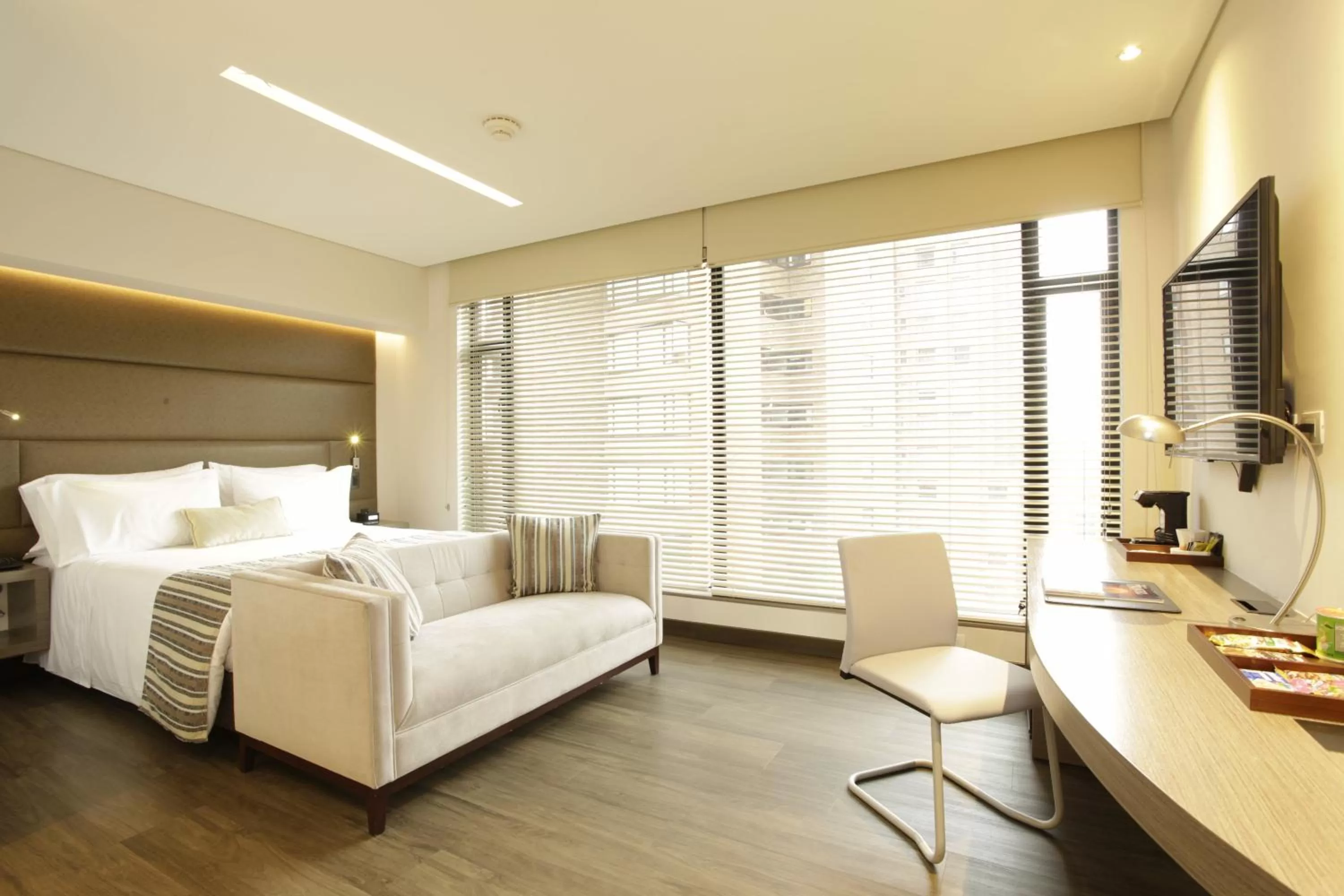 Bedroom in bs Rosales Hotel