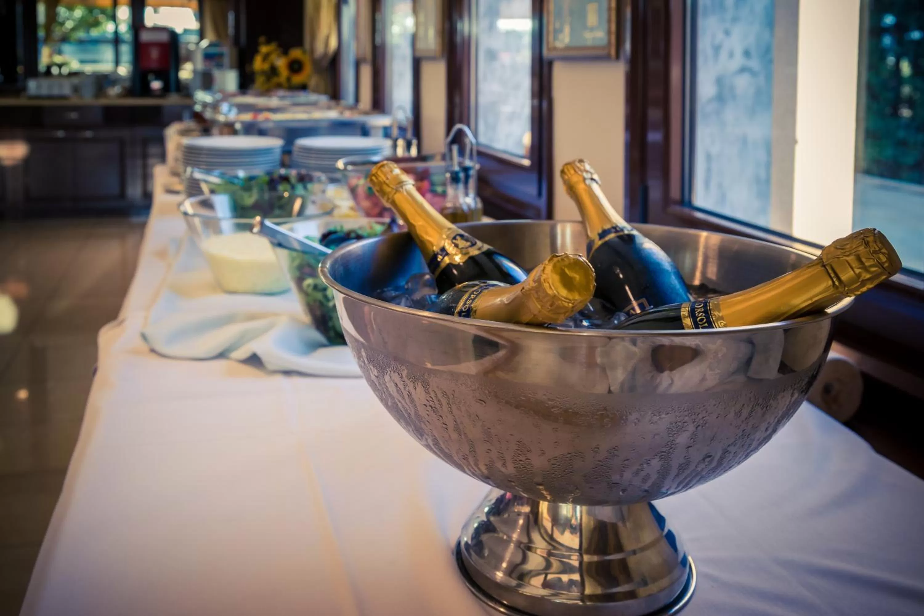 Restaurant/places to eat in Avalon Airport Hotel Thessaloniki