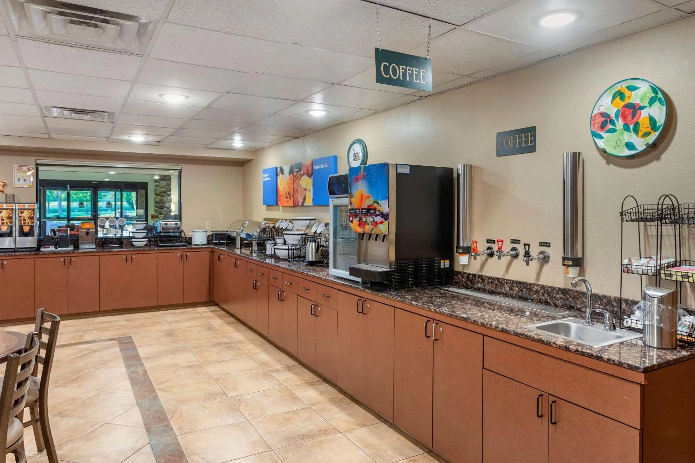 Restaurant/places to eat in Comfort Inn & Suites Branson Meadows